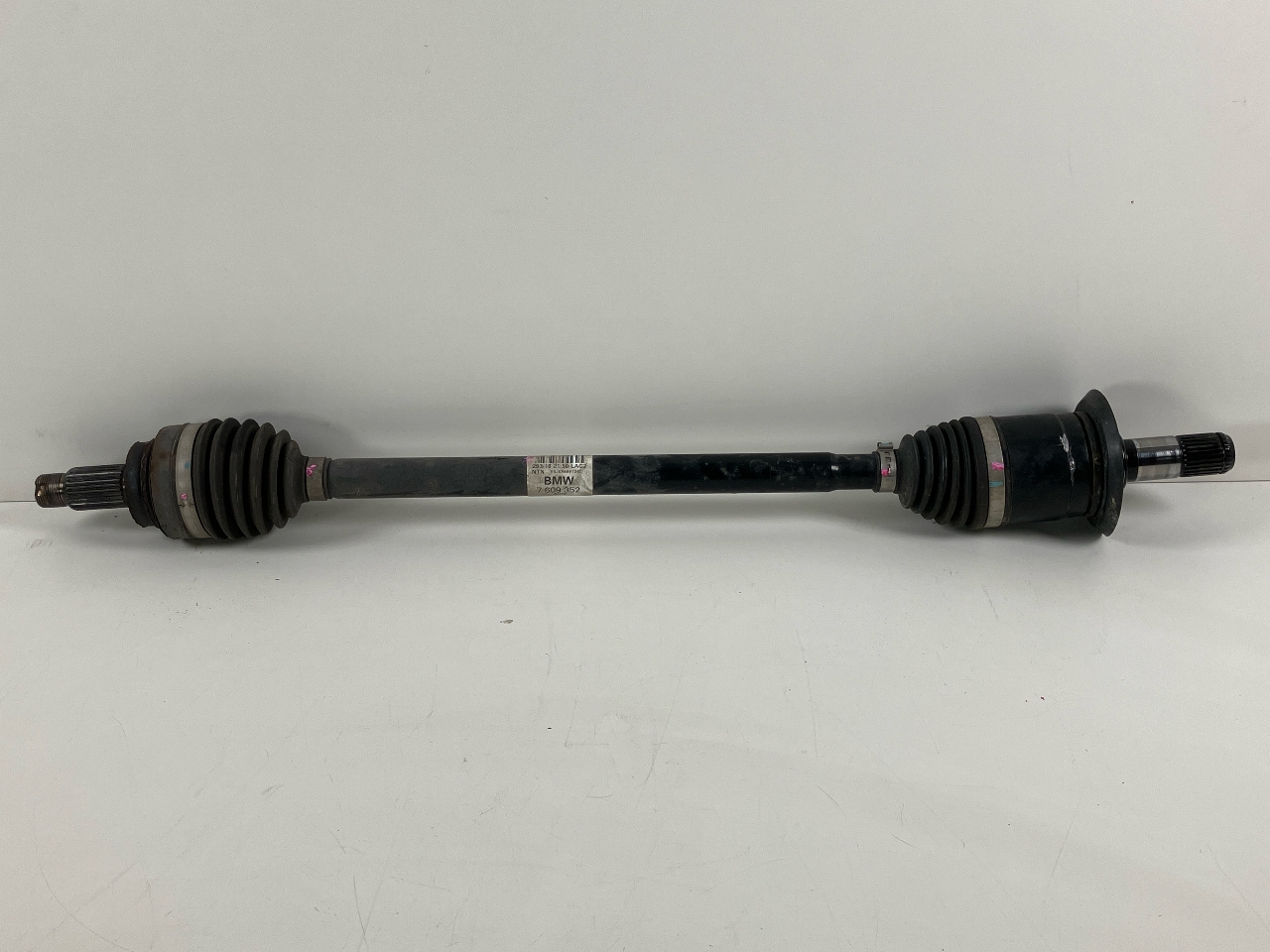 Drive shaft left rear BMW 1er (F20) 118i  100 kW  136 PS (03.2015-> )