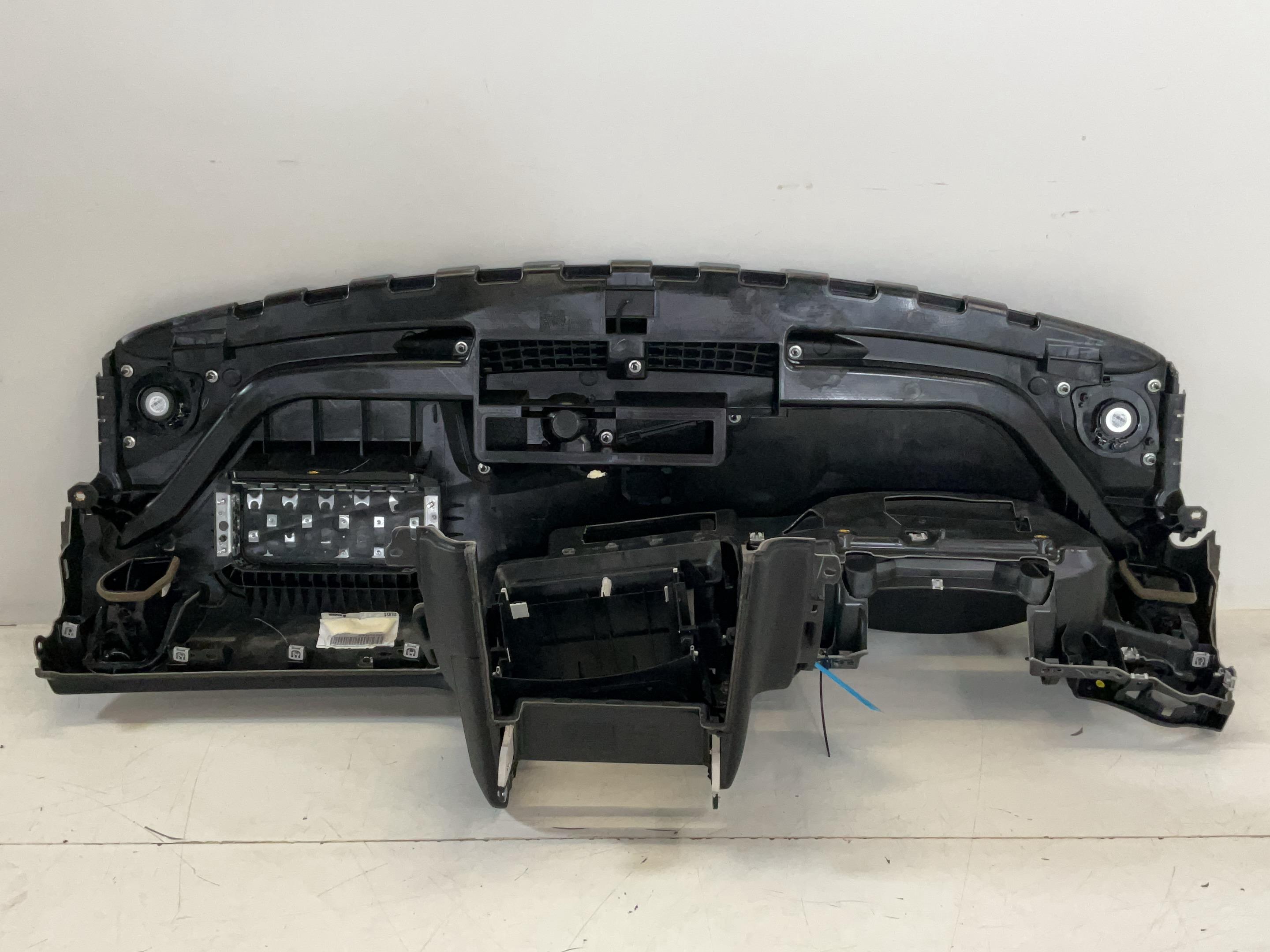 Car dashboard AUDI A5 Cabriolet (8F) 3.0 TDI  150 kW  204 PS (10.2011-01.2017)