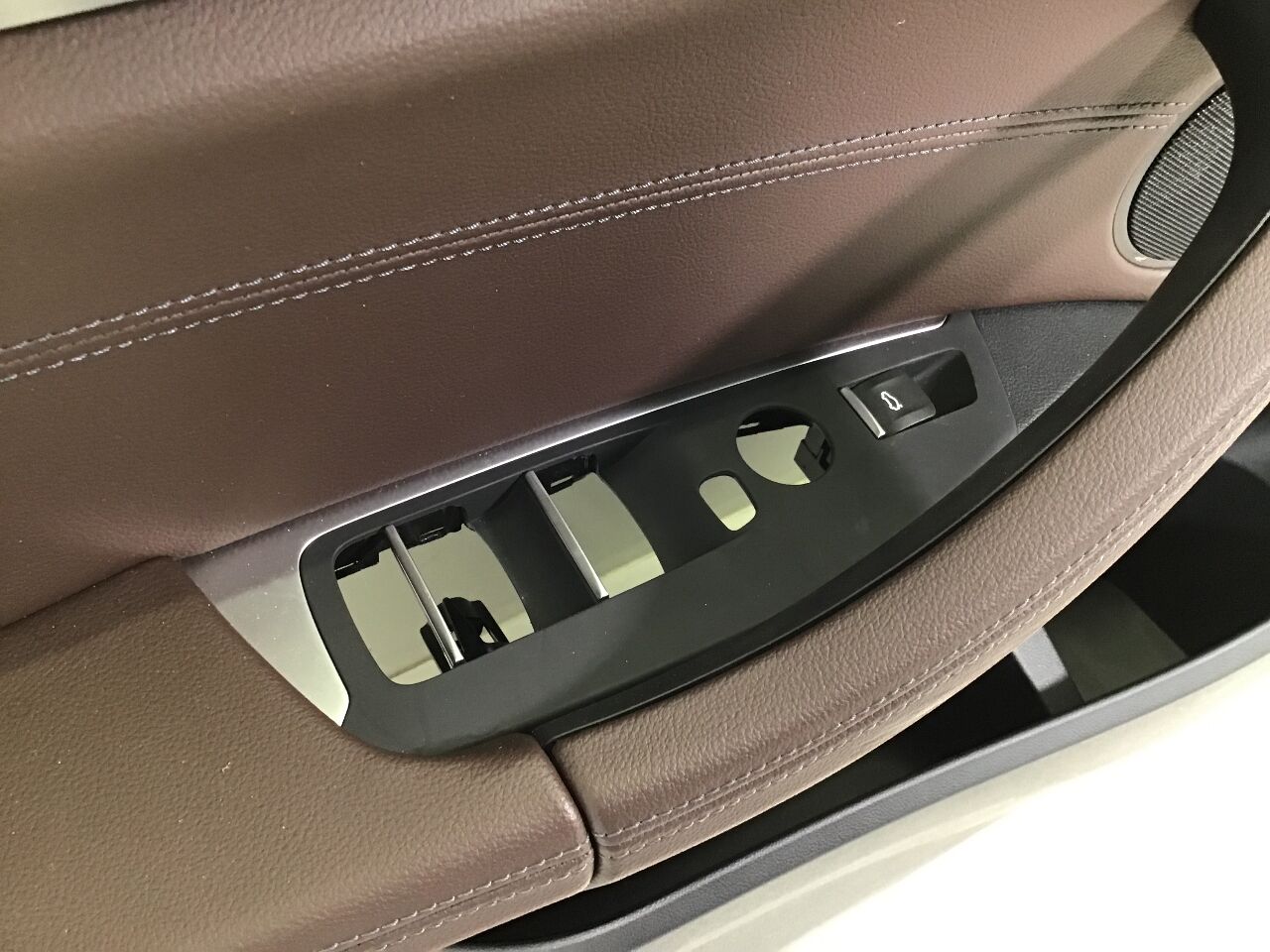 Door panelling left front BMW X3 (G01, F97) xDrive M40i  265 kW  360 PS (08.2017-> )