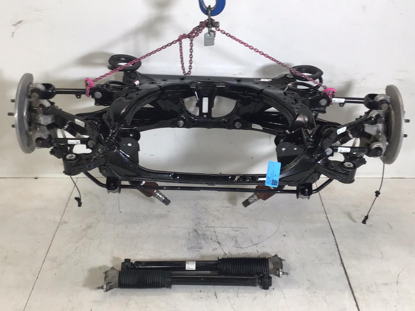 Kompletna oś tylna TESLA Model 3 (5YJ3) EV  239 kW  325 PS (12.2019-12.2022)