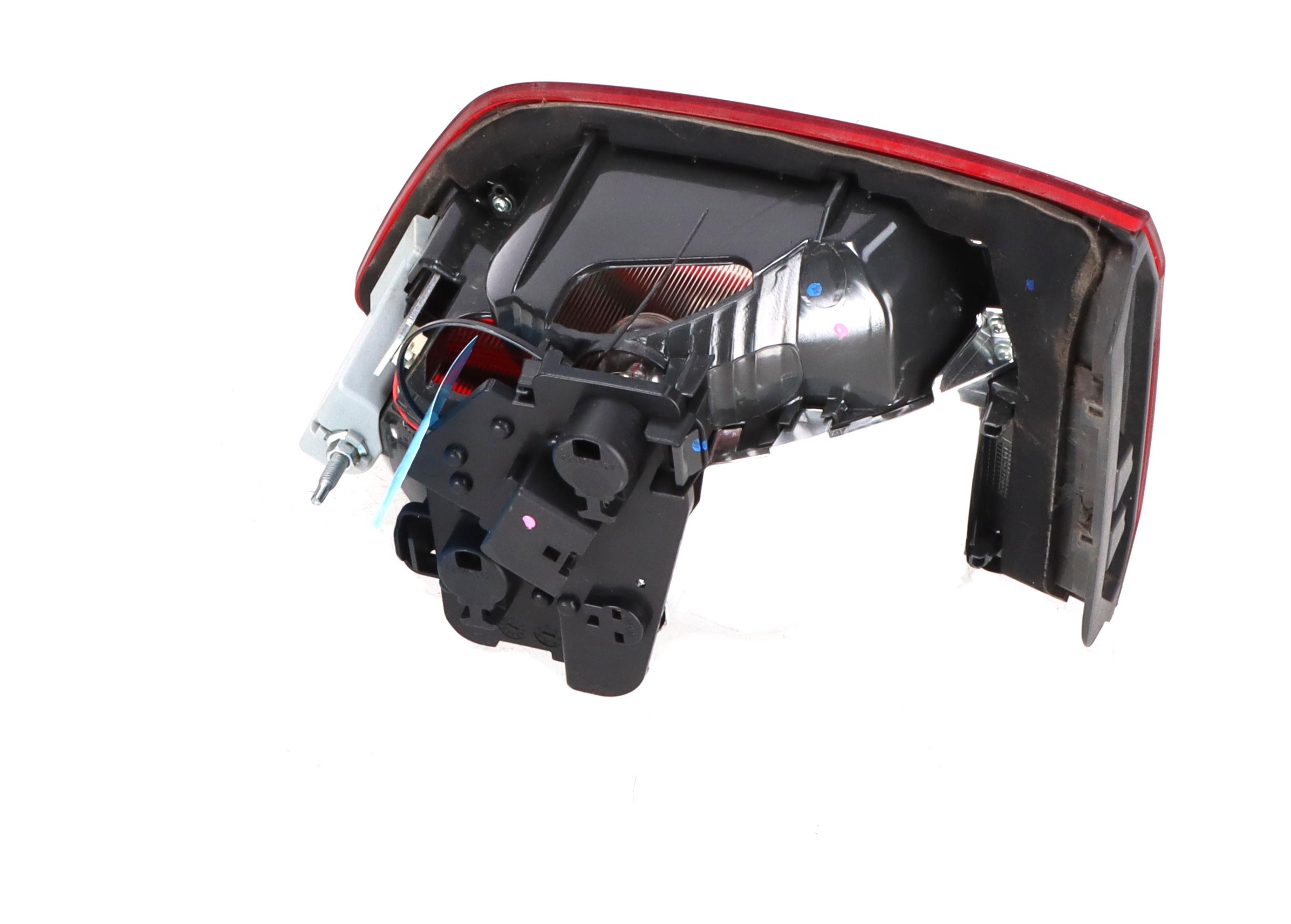 Feu arrière intérieur gauche BMW 2er Active Tourer (F45) 218d  110 kW  150 PS (11.2013-> )