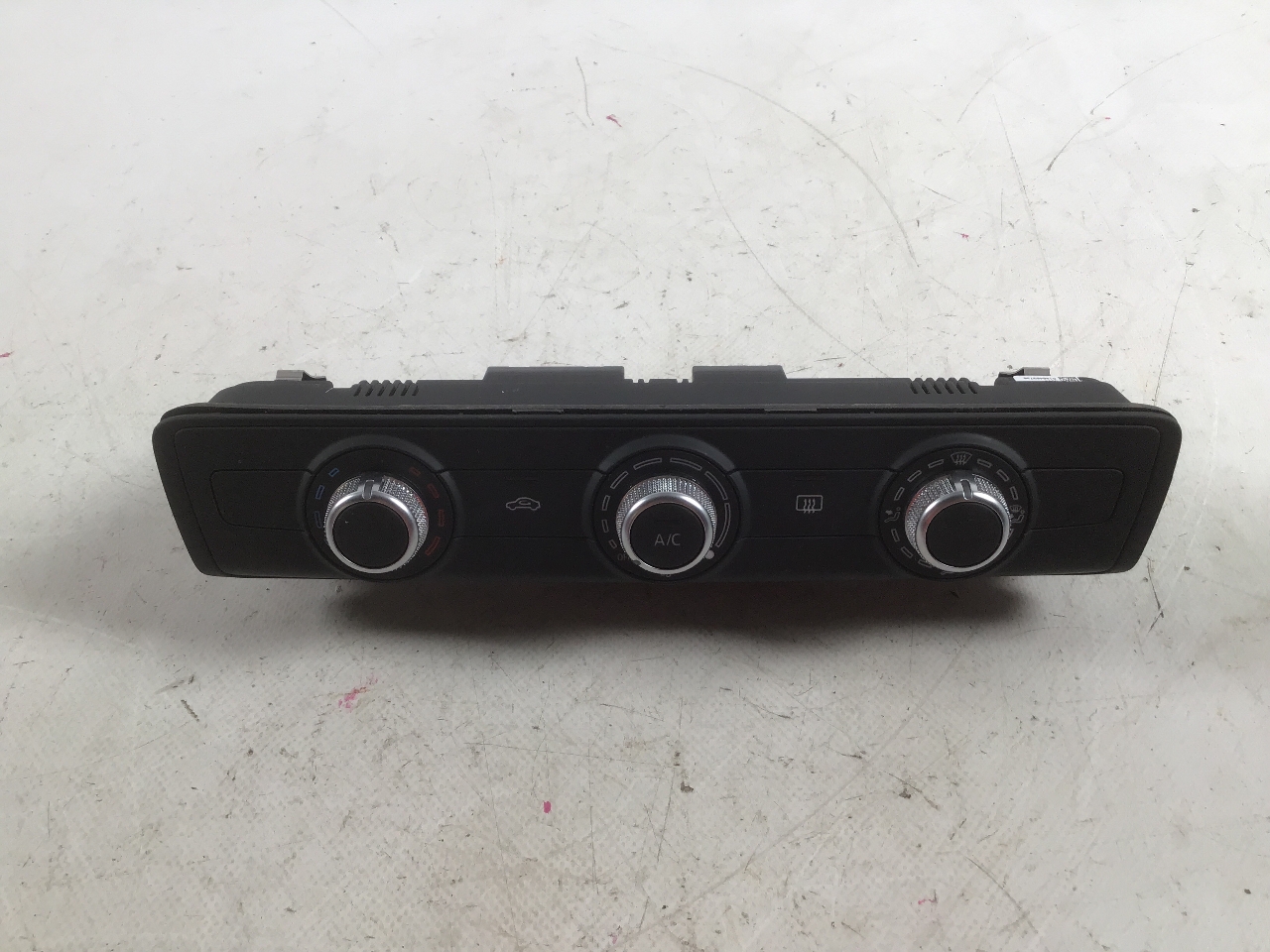 Kachelbedienpaneel AUDI A1 Sportback (GBA) 25 TFSI  70 kW  95 PS (11.2018-> ) Kachelbedienpaneel AUDI A1 Sportback (GBA) 25 TFSI  70 kW  95 PS (11.2018-> )