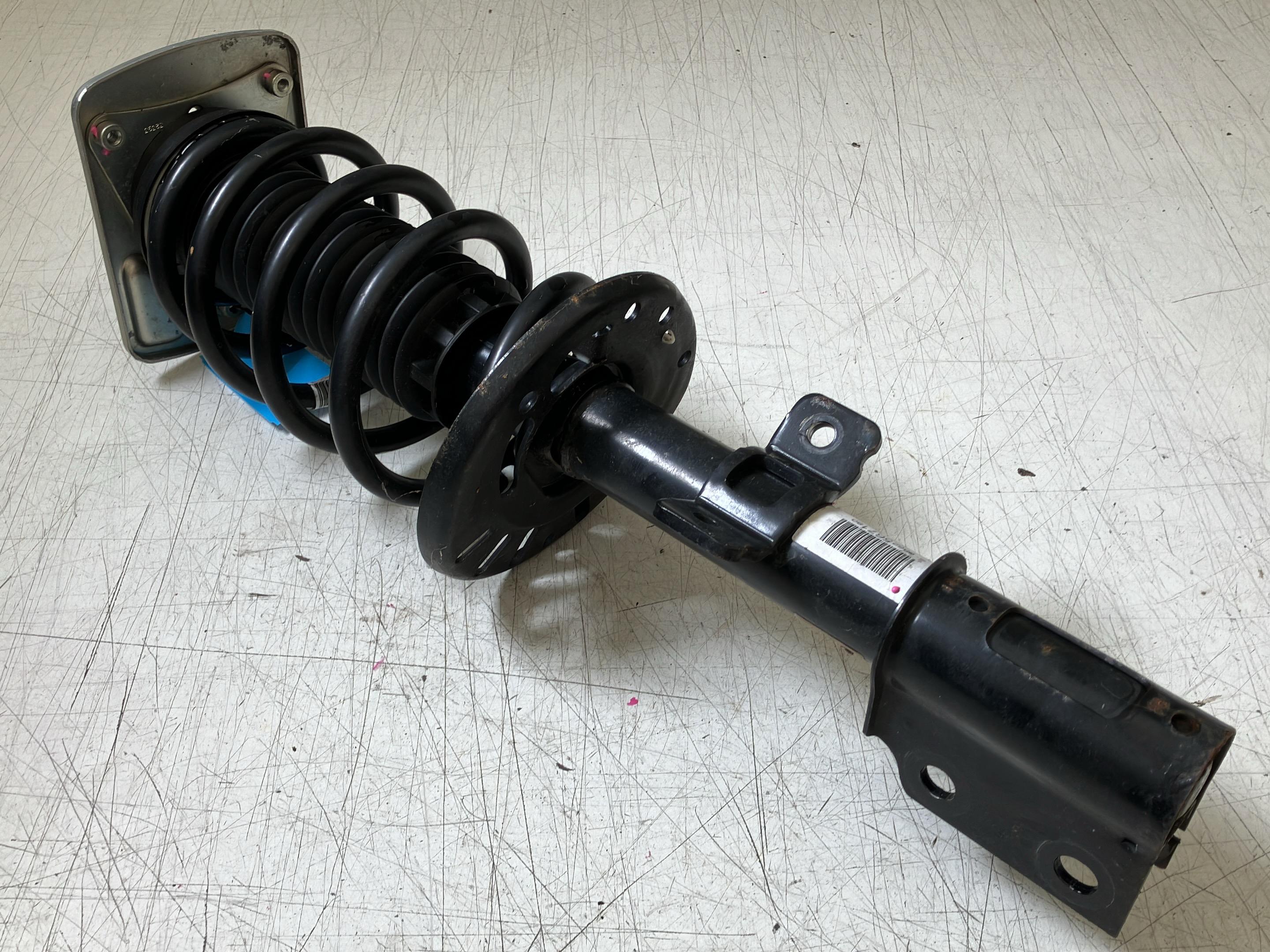 Suspension strut left front PEUGEOT Expert III Kasten (V) E-Expert Hydrogen  100 kW  136 PS (10.2024-> )