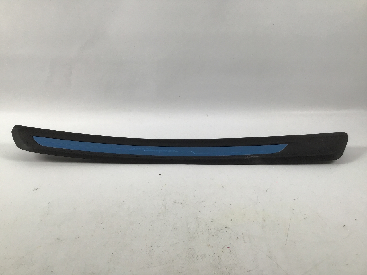 Baguette de seuil droite TOYOTA Supra (DB) 2.0  190 kW  258 PS (06.2019-> ) Baguette de seuil droite TOYOTA Supra (DB) 2.0  190 kW  258 PS (06.2019-> )