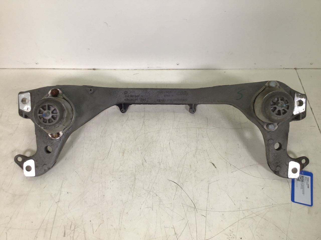 Motorträger VW Touareg II (7P) 4.2 TDI V8  250 kW  340 PS (01.2010-03.2018) Motorträger VW Touareg II (7P) 4.2 TDI V8  250 kW  340 PS (01.2010-03.2018)