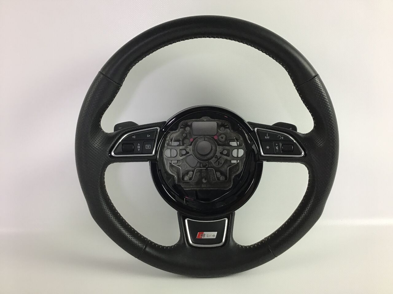 Steering wheel AUDI A1 (8X) 1.0 TFSI  70 kW  95 PS (03.2015-10.2018)