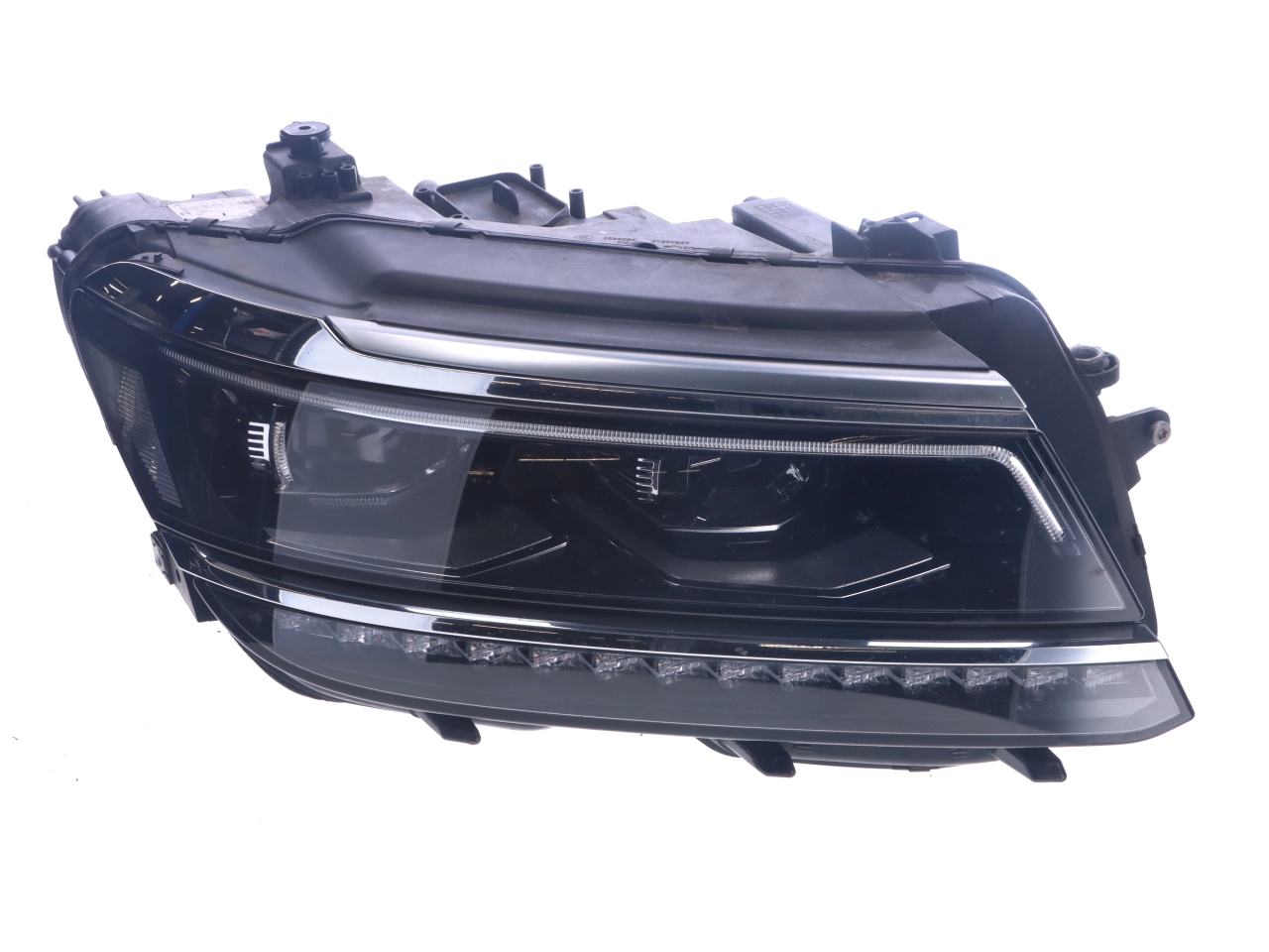 Phare principal droite VW Tiguan II (AD) 2.0 TDI 4motion  140 kW  190 PS (04.2016-> ) Phare principal droite VW Tiguan II (AD) 2.0 TDI 4motion  140 kW  190 PS (04.2016-> )