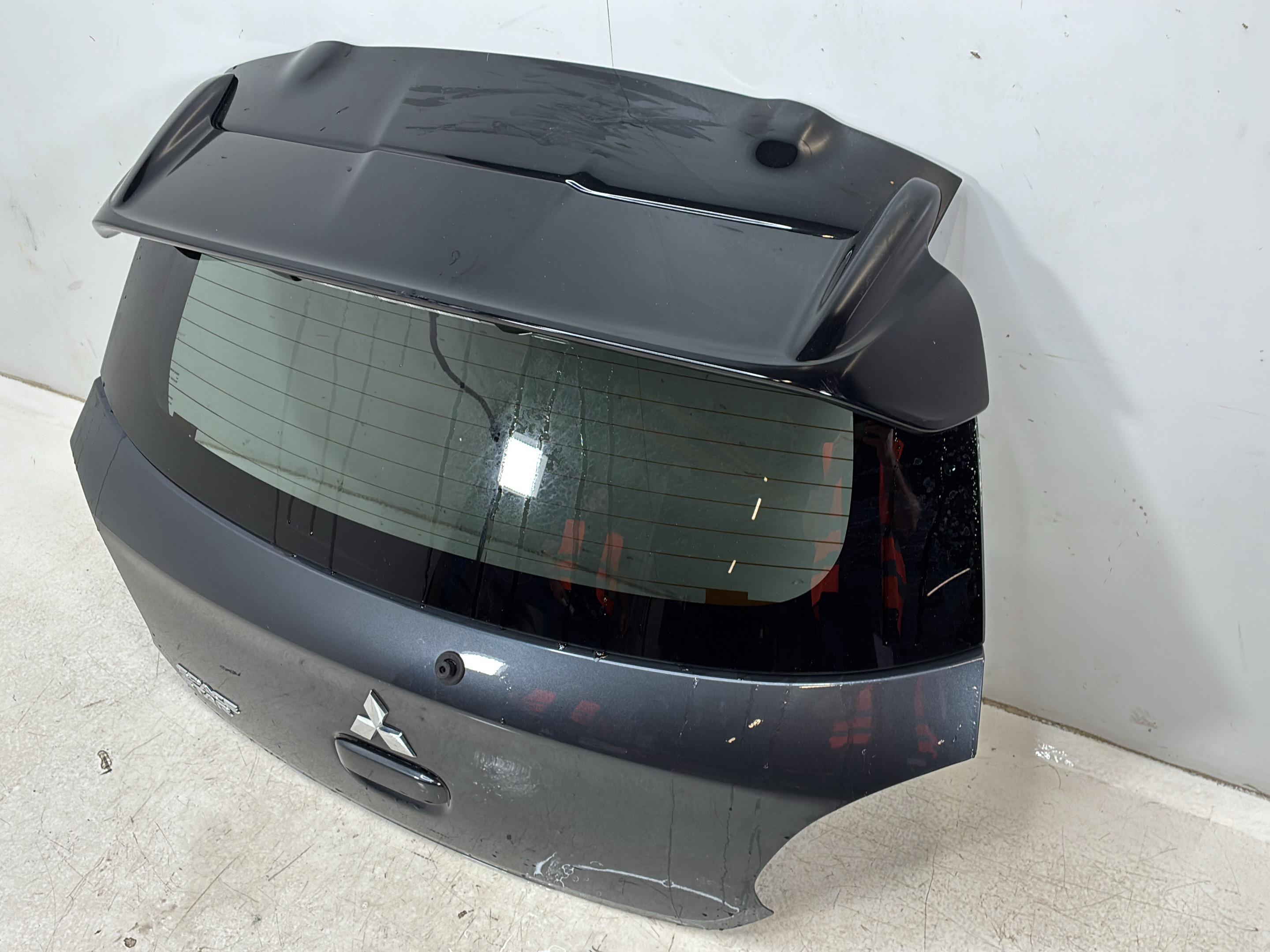 Hayon / couvercle de coffre MITSUBISHI Space Star VI Schrägheck (A0) 1.2  52 kW  71 PS (08.2020-> )