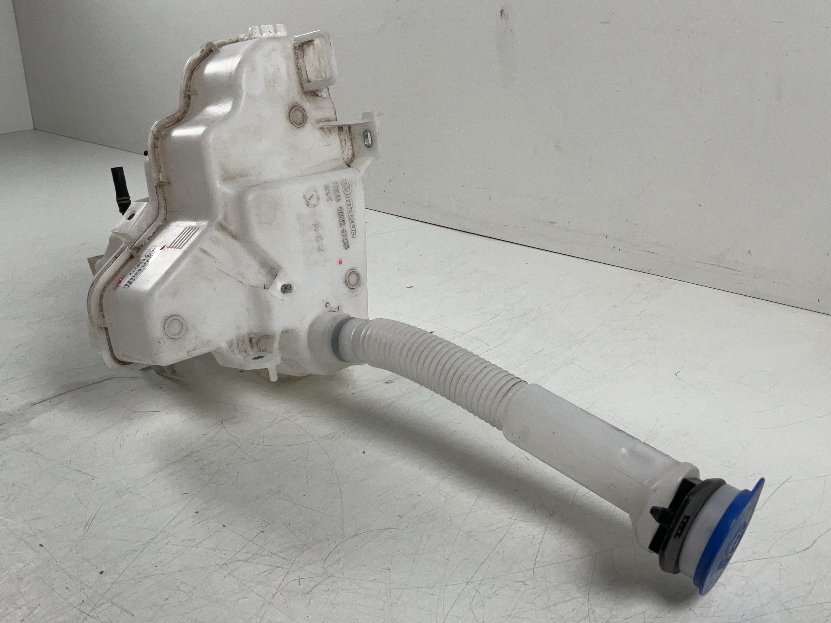 Réservoir lave-glace MAZDA MX-30 (DR) e-Skyactiv  107 kW  145 PS (05.2020-> )