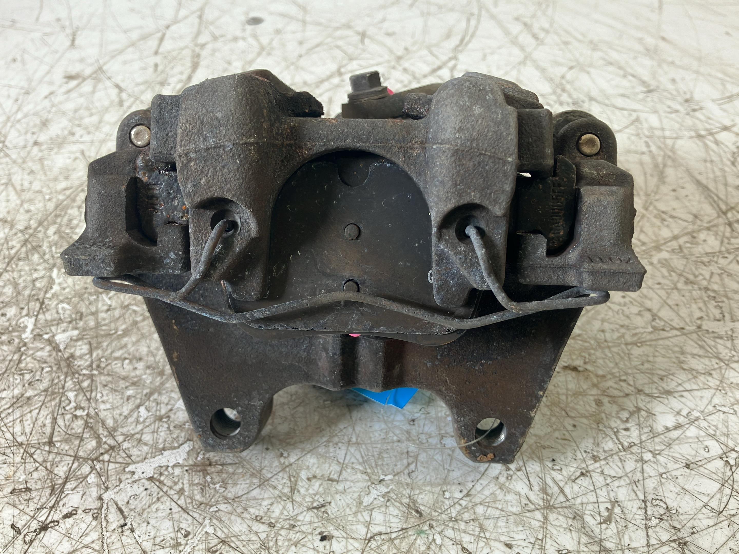 Brake caliper left rear VW Tiguan II (AD) 1.5 TSI  110 kW  150 PS (11.2018-> )