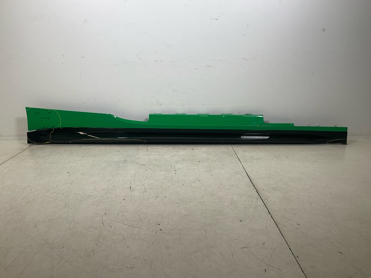 Verkleidung Schweller rechts BMW 4er Coupe (G22, G82) M4 Competition  375 kW  510 PS (11.2020-> ) Verkleidung Schweller rechts BMW 4er Coupe (G22, G82) M4 Competition  375 kW  510 PS (11.2020-> )