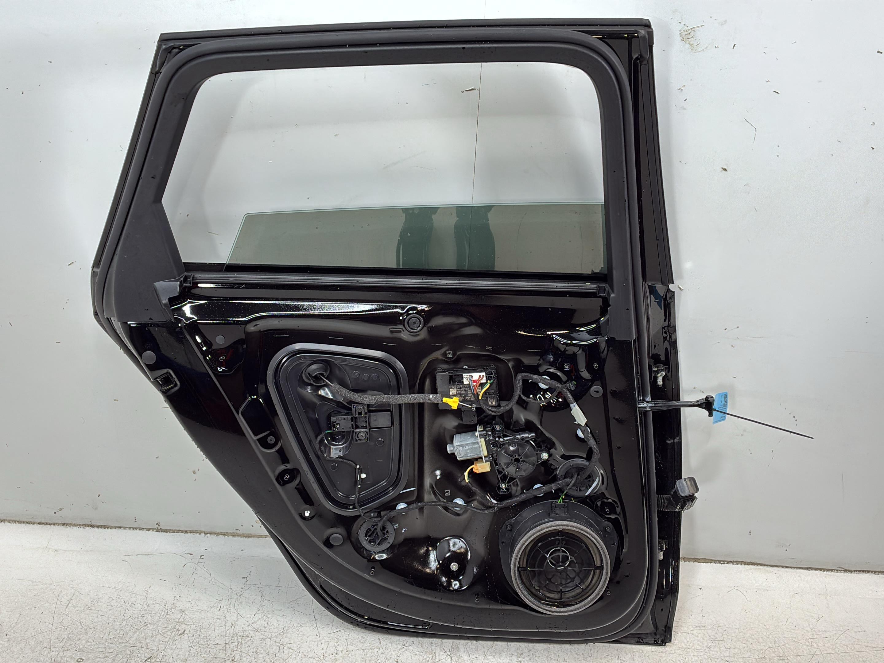 Tür links hinten AUDI A4 Avant (8W, B9) 1.4 TFSI  110 kW  150 PS (02.2016-> )