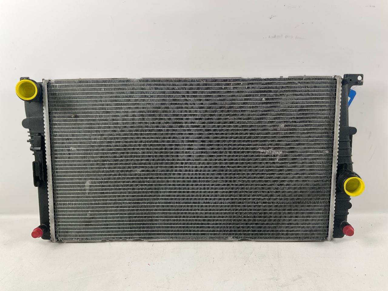 Refroidisseur BMW 3er (F30, F80) 320i  135 kW  184 PS (03.2012-10.2018) Refroidisseur BMW 3er (F30, F80) 320i  135 kW  184 PS (03.2012-10.2018)