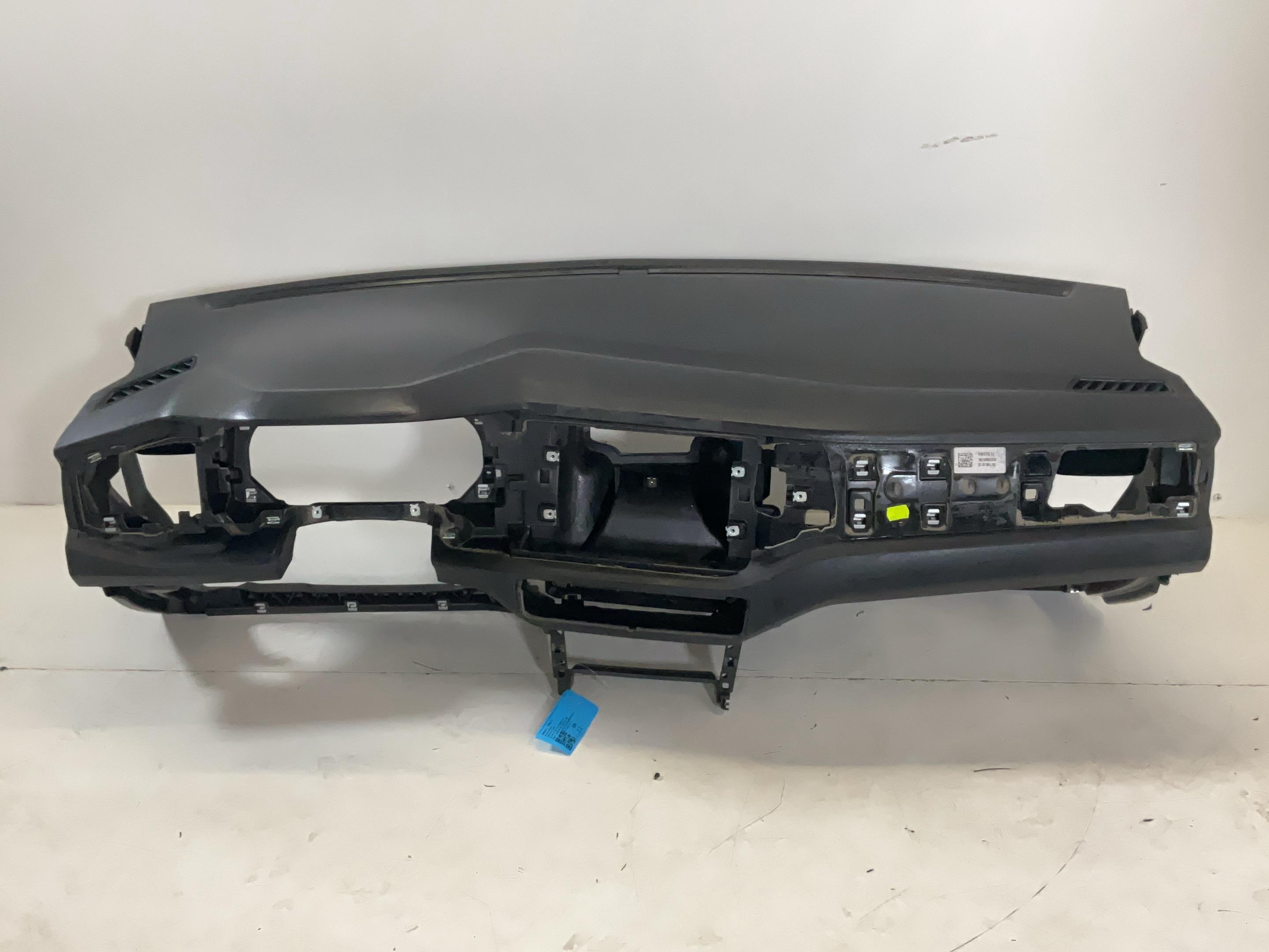 Car dashboard VW Polo VI (AW) 1.0 TSI  70 kW  95 PS (06.2017-> )