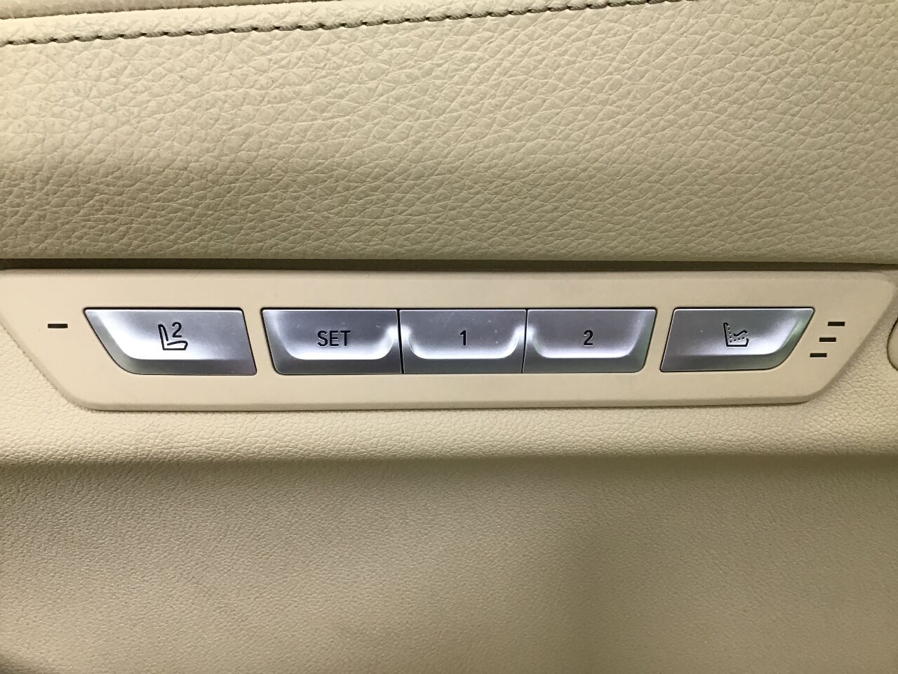 Door panelling left front BMW 7er (G11, G12) 730d  195 kW  265 PS (09.2015-> )