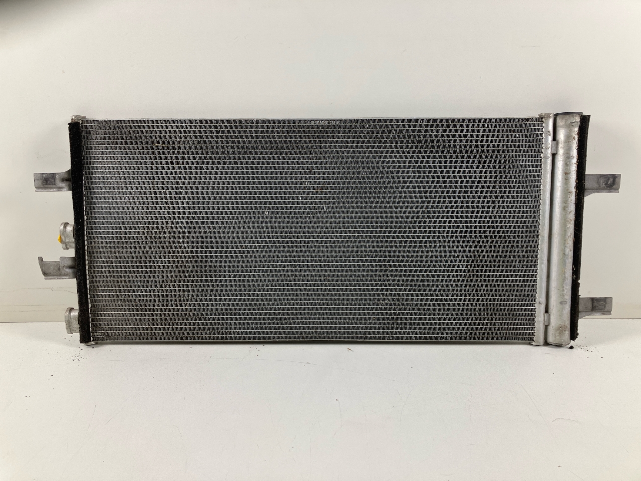 Condenseur de climatisation BMW 2er Gran Tourer (F46) 220d xDrive  140 kW  190 PS (03.2015-02.2018) Condenseur de climatisation BMW 2er Gran Tourer (F46) 220d xDrive  140 kW  190 PS (03.2015-02.2018)