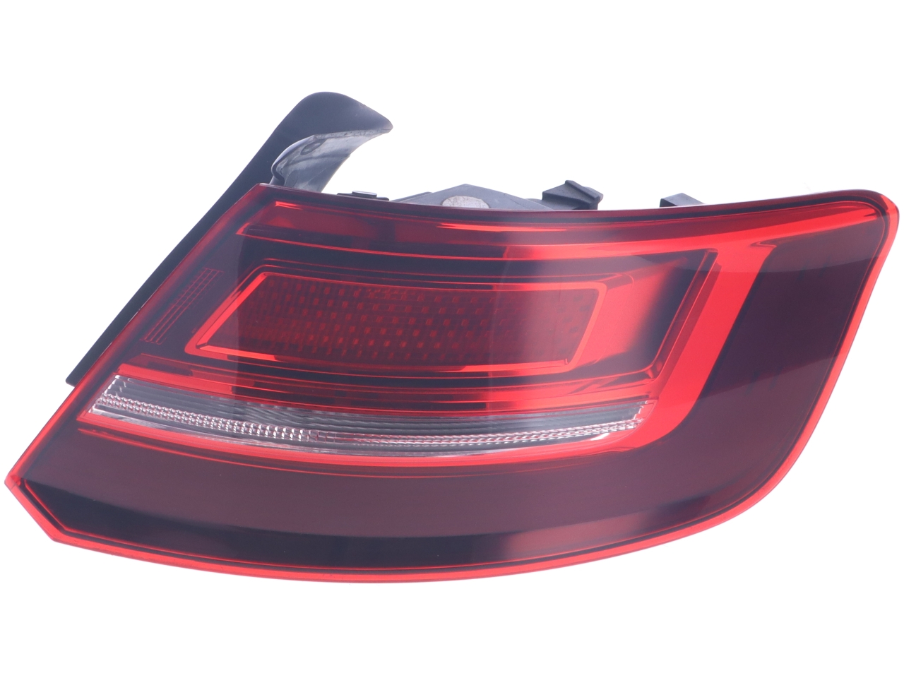 Tail-lamp right outside AUDI A3 Sportback (8V) 1.6 TDI  85 kW  115 PS (02.2017-> ) Tail-lamp right outside AUDI A3 Sportback (8V) 1.6 TDI  85 kW  115 PS (02.2017-> )