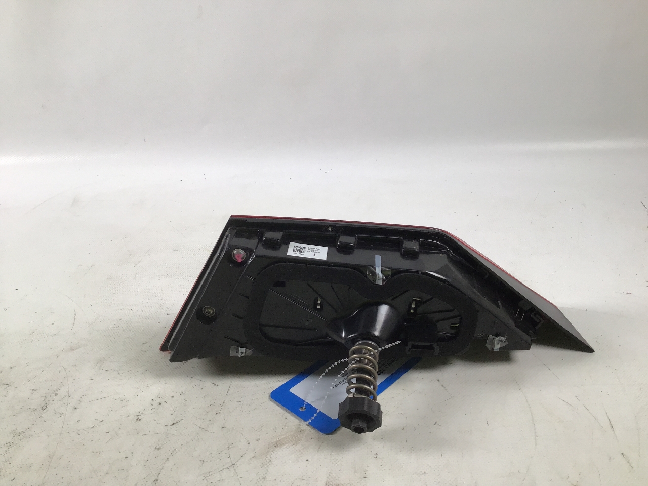 Achterlicht binnen links BMW 1er (F40) 118i  103 kW  140 PS (07.2019-> )