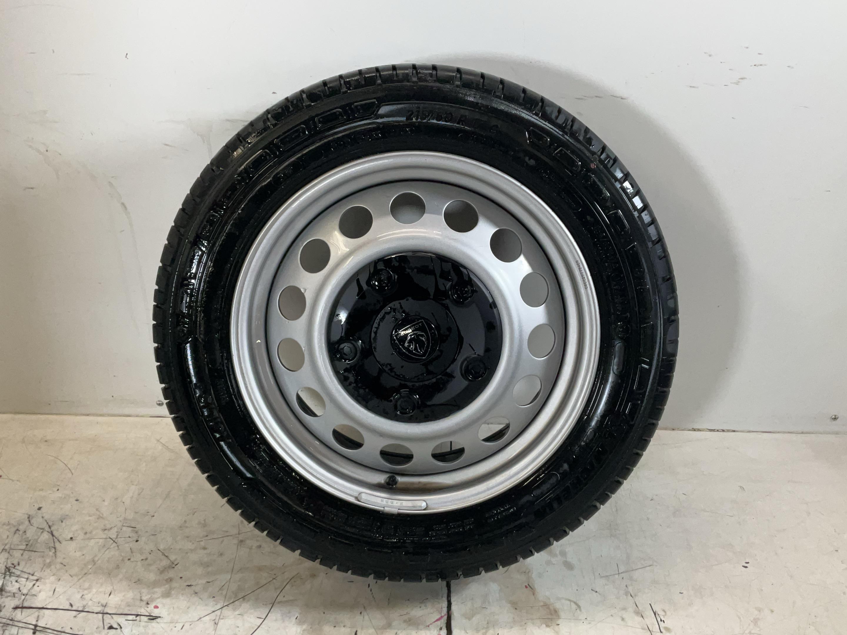 Entire wheel PEUGEOT Expert III Kasten (V) E-Expert Hydrogen  100 kW  136 PS (10.2024-> )