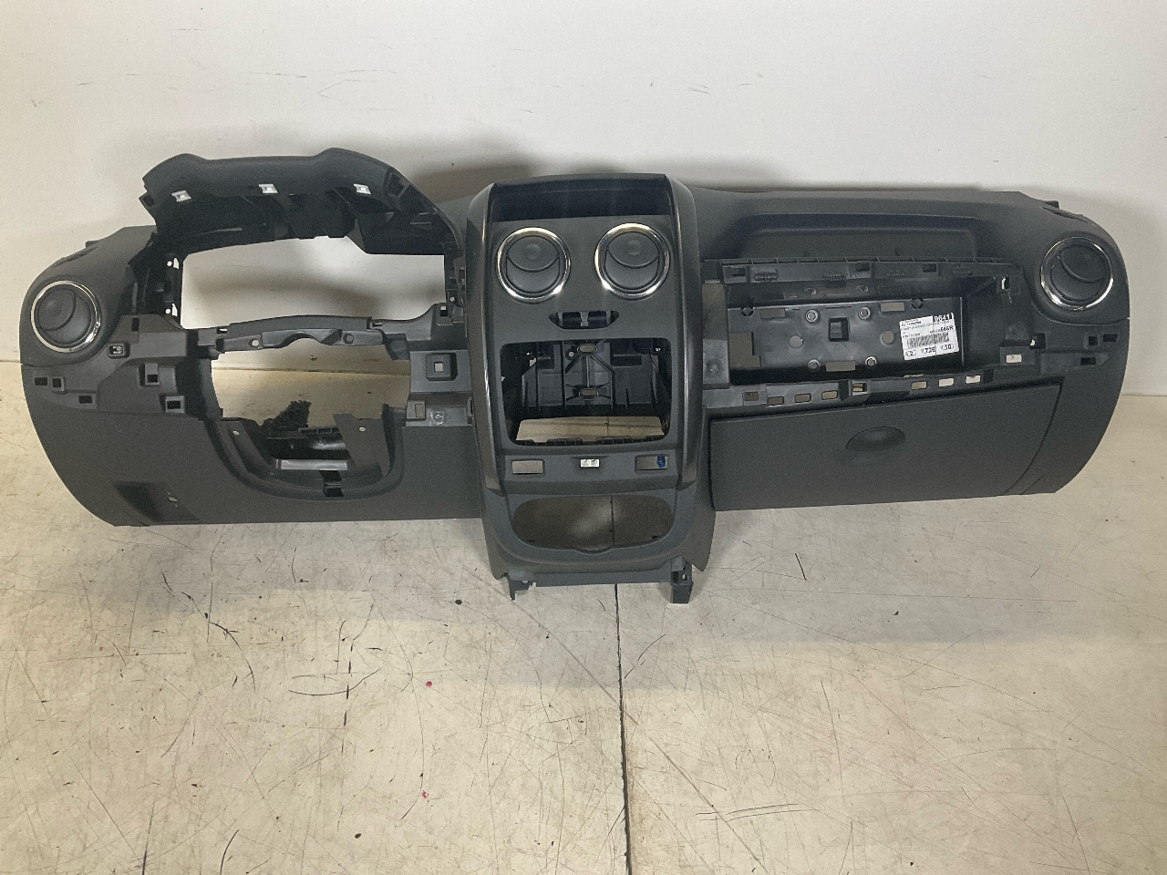 Armaturenbrett DACIA Duster (HS) 1.2 TCe 125 4x4  92 kW  125 PS (06.2015-01.2018) Armaturenbrett DACIA Duster (HS) 1.2 TCe 125 4x4  92 kW  125 PS (06.2015-01.2018)