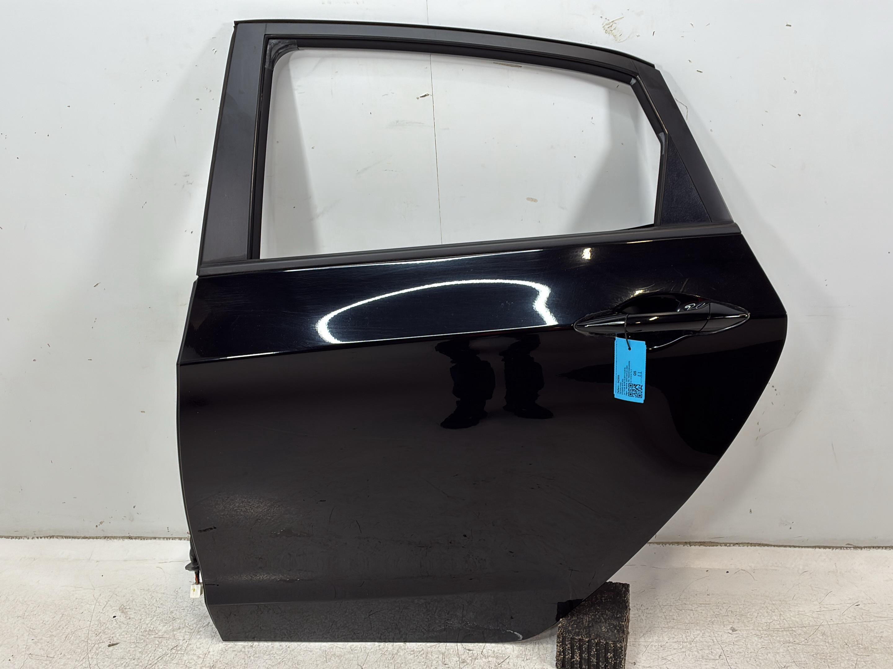 Door left rear HYUNDAI i30 II (GD) 1.4  73 kW  99 PS (12.2011-12.2015)