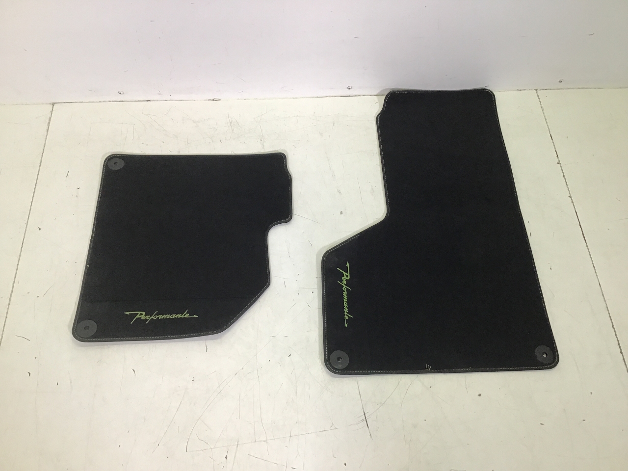 Jeu de tapis de sol LAMBORGHINI Huracan 5.2 LP 640-4  470 kW  640 PS (03.2017-> ) Jeu de tapis de sol LAMBORGHINI Huracan 5.2 LP 640-4  470 kW  640 PS (03.2017-> )