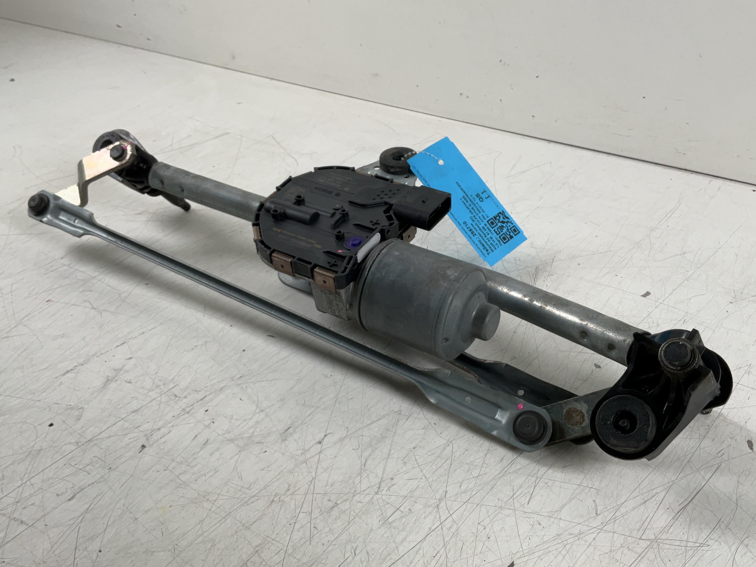 Wiper motor front AUDI A3 Sportback (8V) 1.2 TFSI  81 kW  110 PS (05.2014-> )