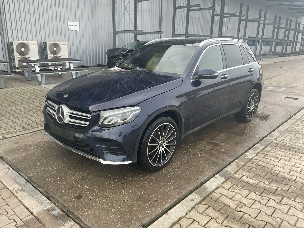 MERCEDES-BENZ