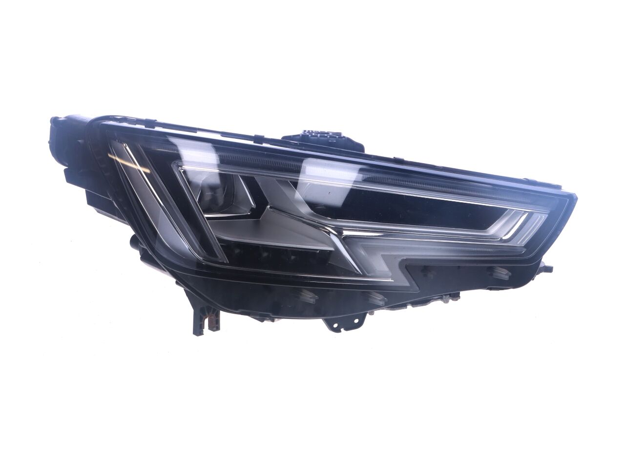 Headlight right AUDI A4 (8W, B9) 2.0 TDI  110 kW  150 PS (05.2015-> )