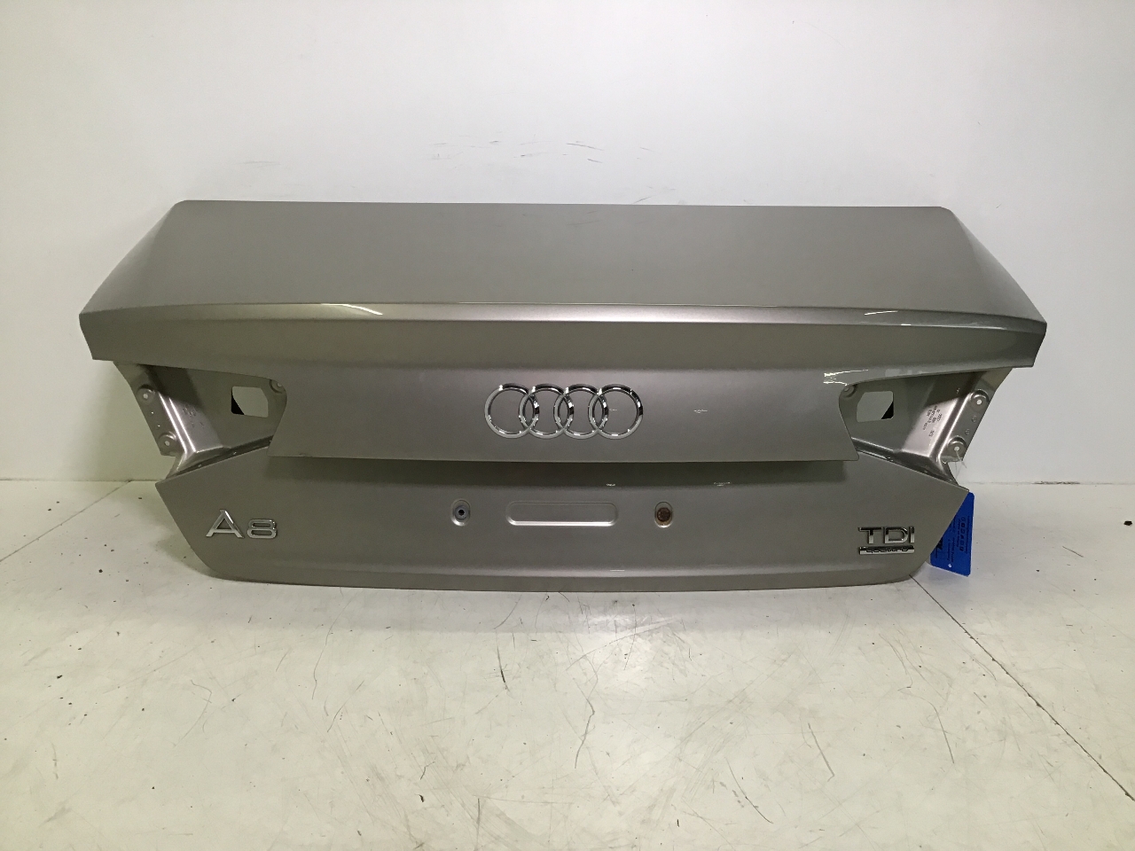 Hayon / couvercle de coffre AUDI A8 (4H) 3.0 TDI quattro  184 kW  250 PS (07.2010-01.2018) Hayon / couvercle de coffre AUDI A8 (4H) 3.0 TDI quattro  184 kW  250 PS (07.2010-01.2018)