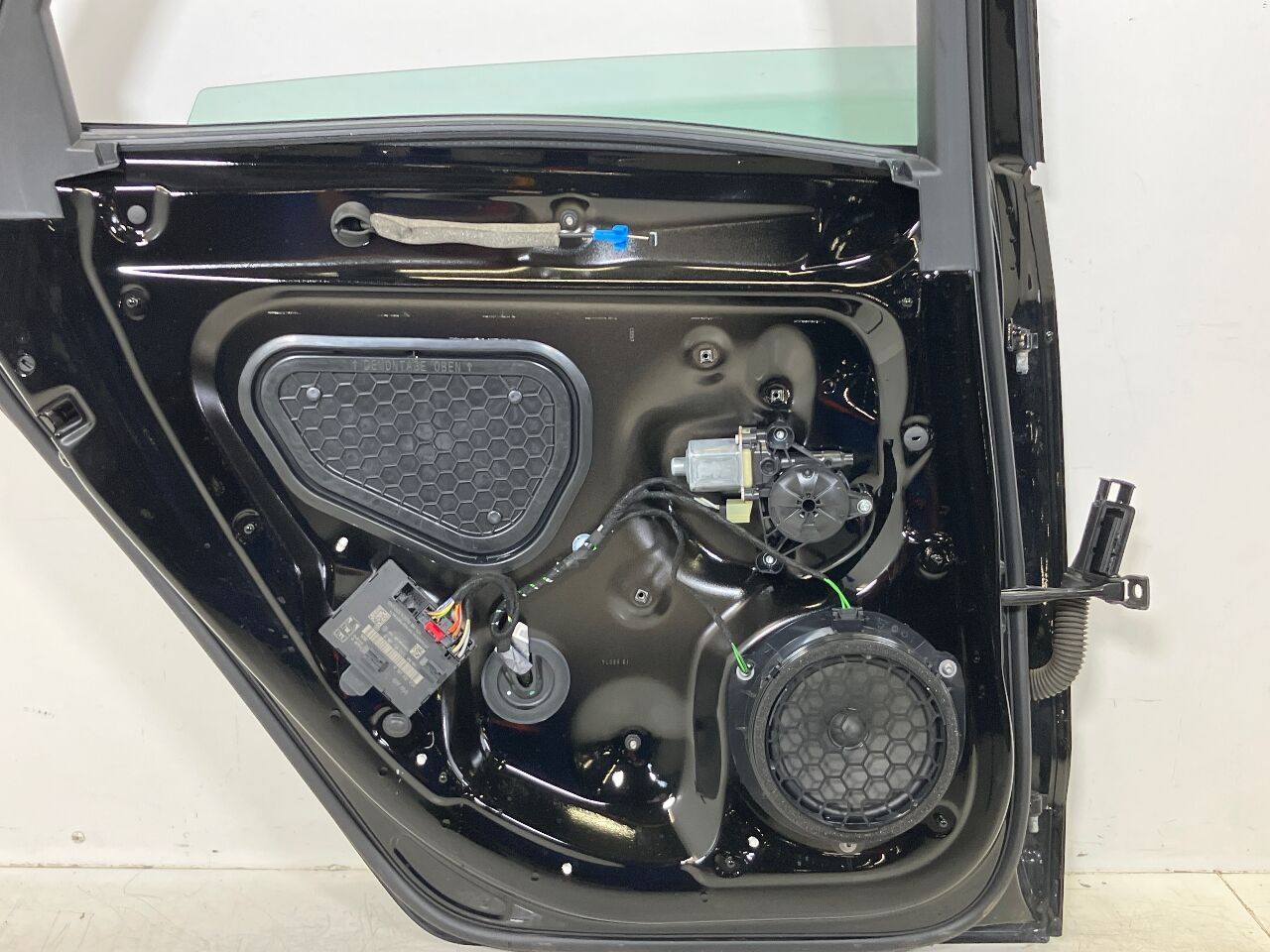 Door left rear AUDI A3 Sportback (8V) 2.0 TDI quattro  135 kW  184 PS (05.2013-07.2018)