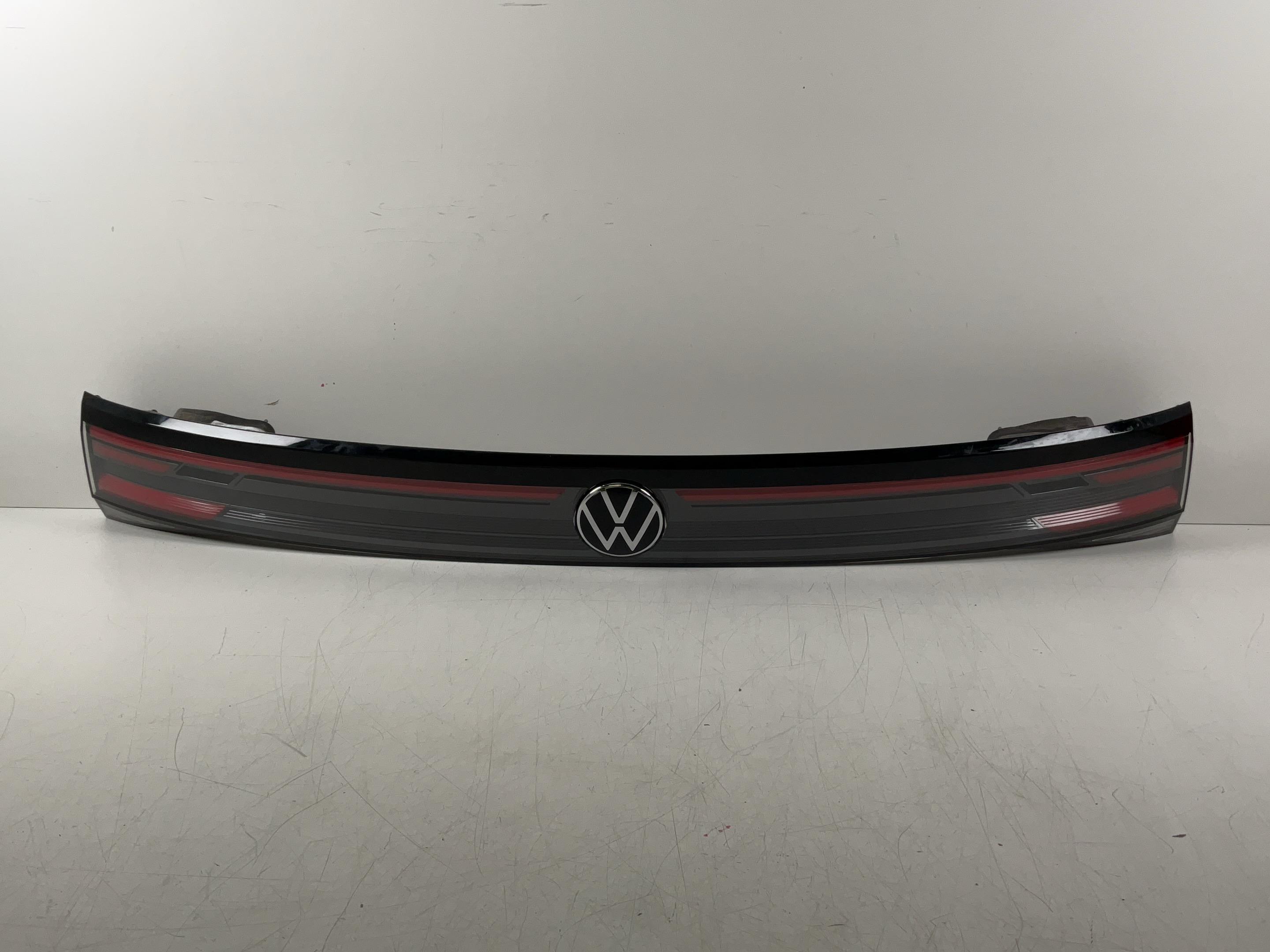 Feu arrière centre VW Taigo (CS1) 1.5 TSI  110 kW  150 PS (11.2021-> )