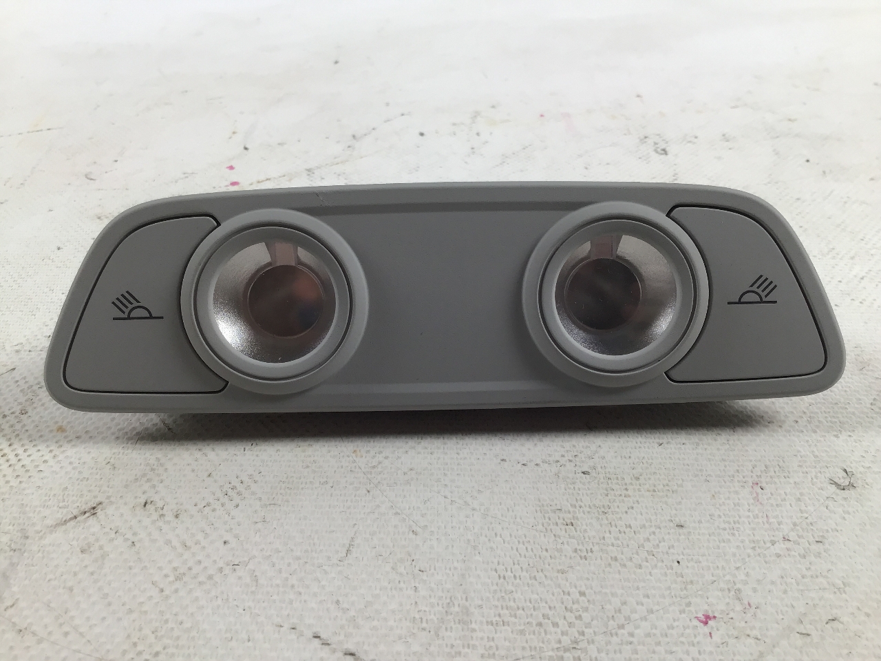 Innenraumleuchte hinten AUDI e-tron (GEN) Electric quattro  300 kW  408 PS (09.2018-> ) Innenraumleuchte hinten AUDI e-tron (GEN) Electric quattro  300 kW  408 PS (09.2018-> )