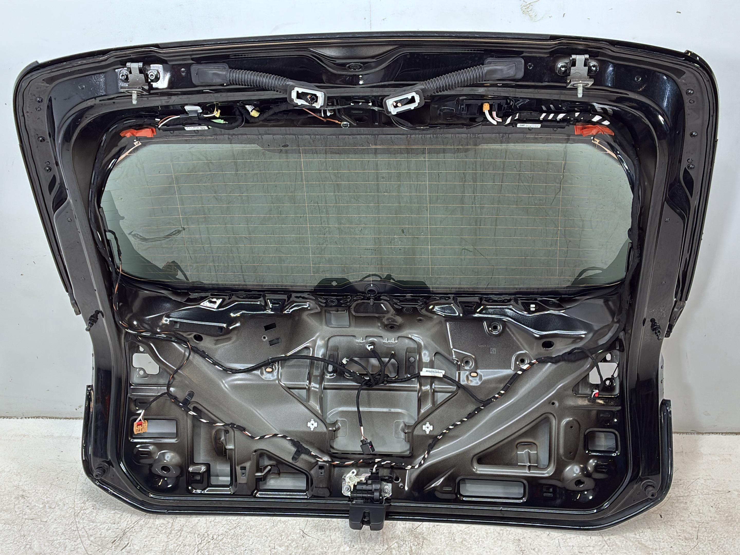 Hayon / couvercle de coffre VW Tiguan III (CT1) 1.5 eTSI  110 kW  150 PS (09.2023-> )