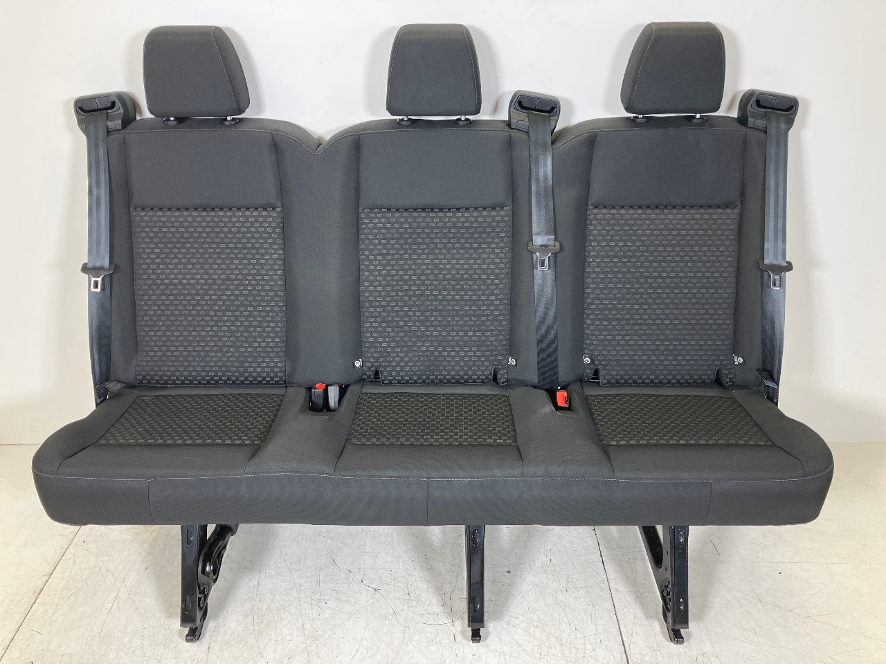 Seat second row FORD Transit V363 Bus (FAD, FBD) 2.0 TDCi  125 kW  170 PS (03.2016-> ) Seat second row FORD Transit V363 Bus (FAD, FBD) 2.0 TDCi  125 kW  170 PS (03.2016-> )