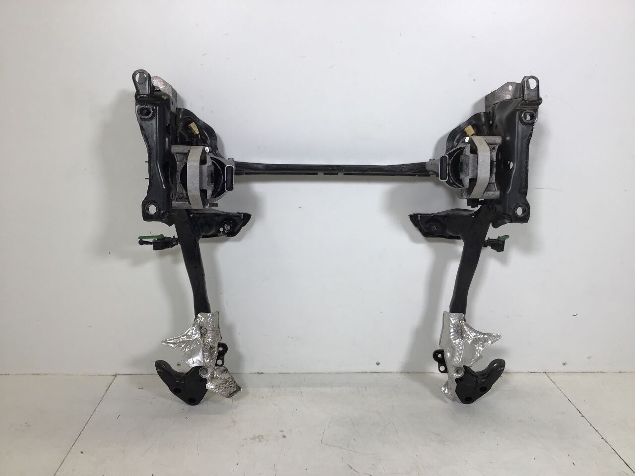 Front axle carrier AUDI A8 (4H) 3.0 TDI quattro  190 kW  258 PS (10.2013-01.2018)