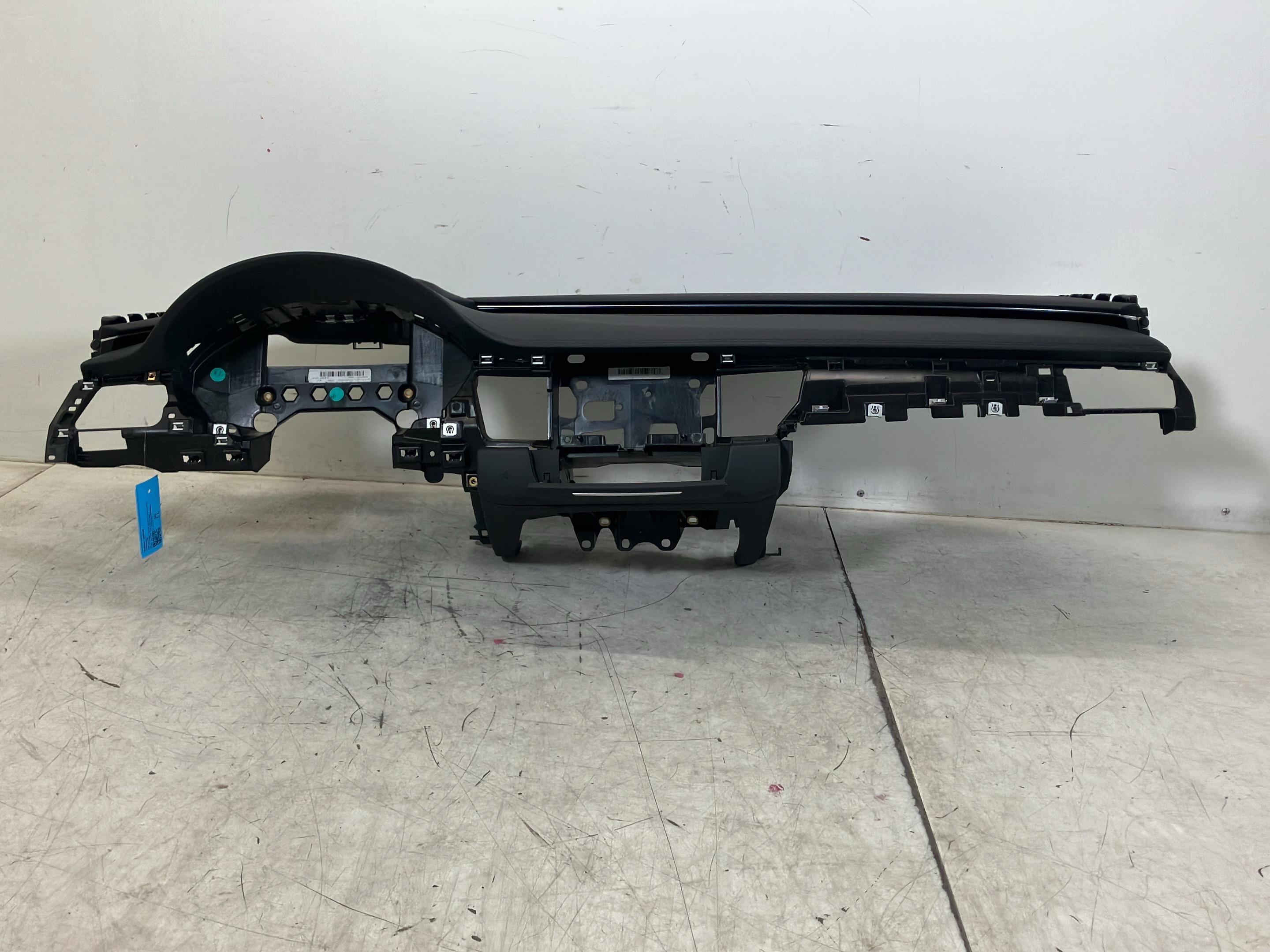 Car dashboard AUDI A8 (4H) 3.0 TDI quattro  190 kW  258 PS (10.2013-01.2018)