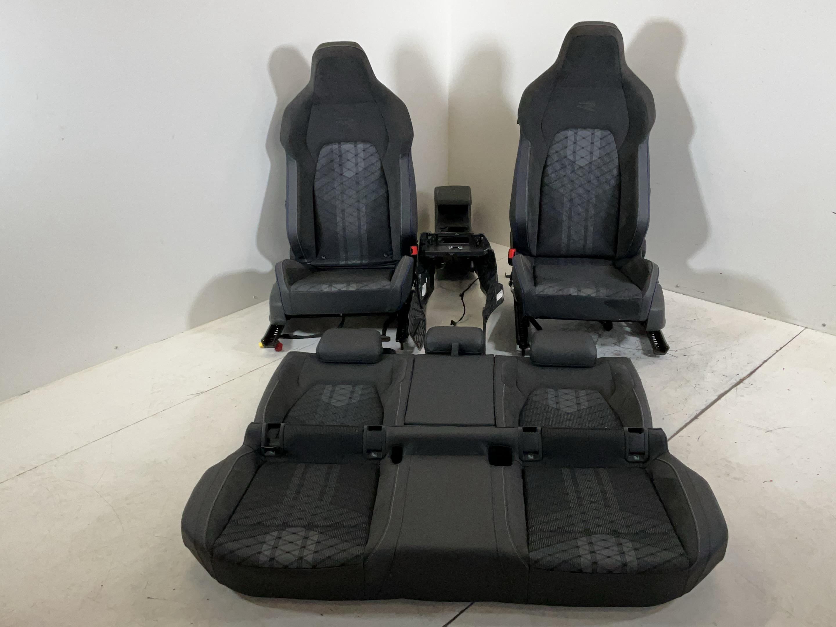 Accesorii interioare VW Golf VIII (CD) 1.5 TSI  110 kW  150 PS (07.2019-> )