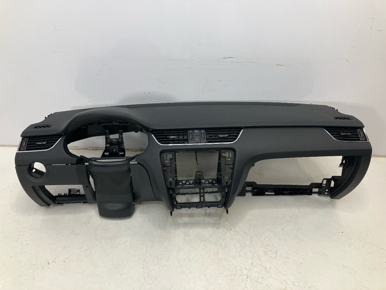 Armaturenbrett SKODA Octavia III Kombi (5E) 2.0 TDI  110 kW  150 PS (11.2012-> )