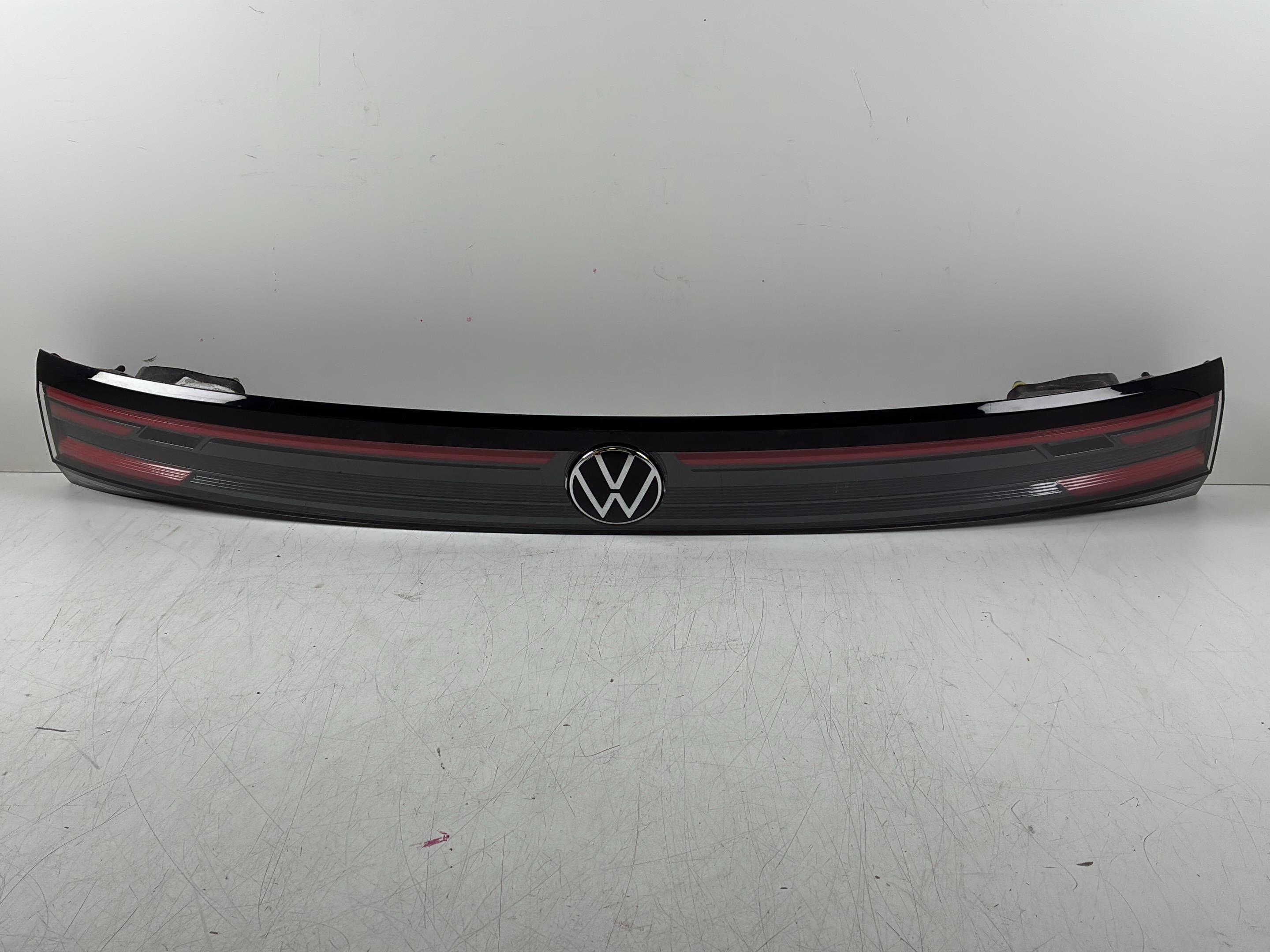 Feu arrière centre VW Taigo (CS1) 1.5 TSI  110 kW  150 PS (11.2021-> )