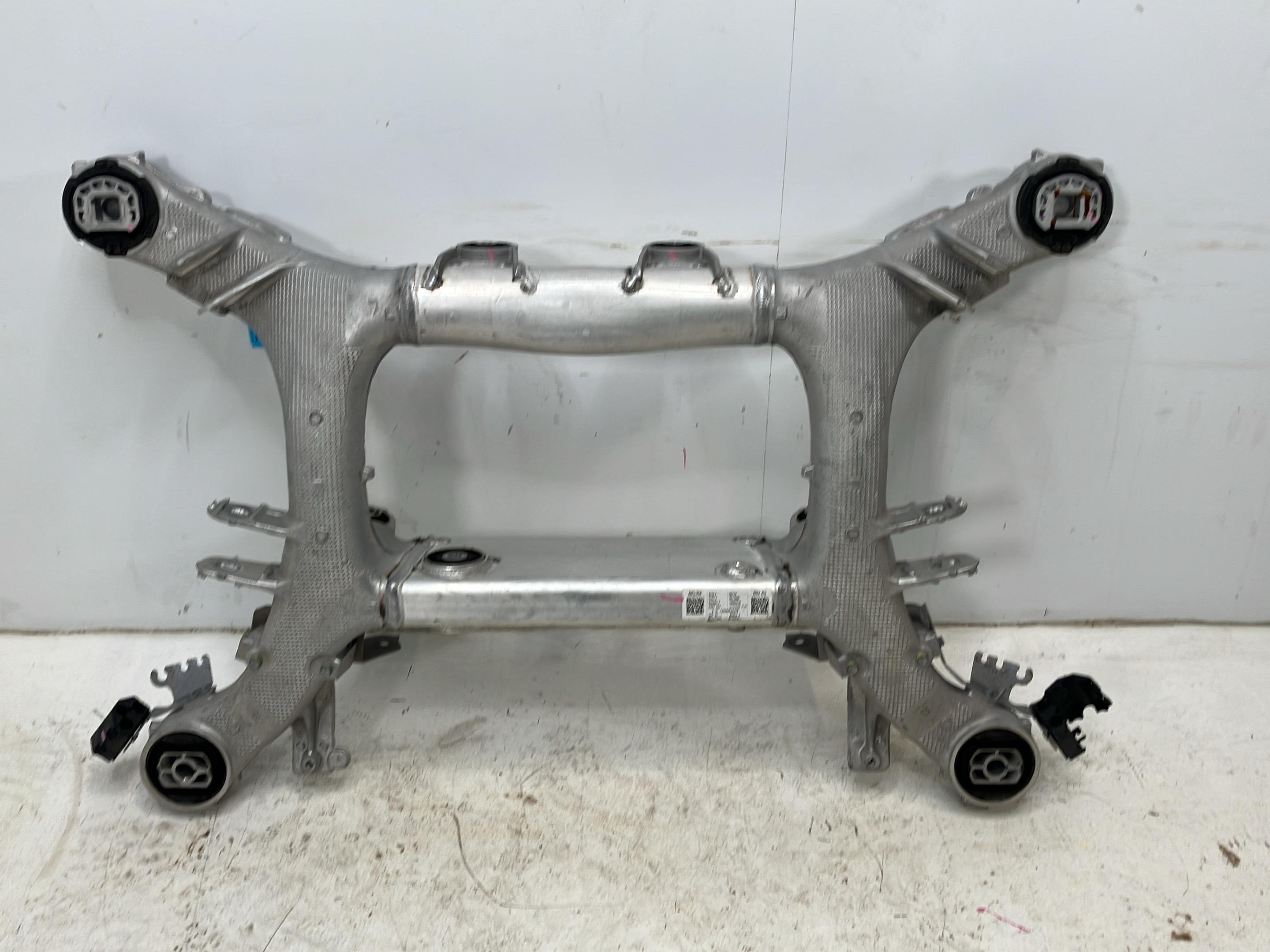 Grinda punții spate BMW X6 (G06, F96) xDrive 40d Mild-Hybrid  250 kW  340 PS (05.2020-> )