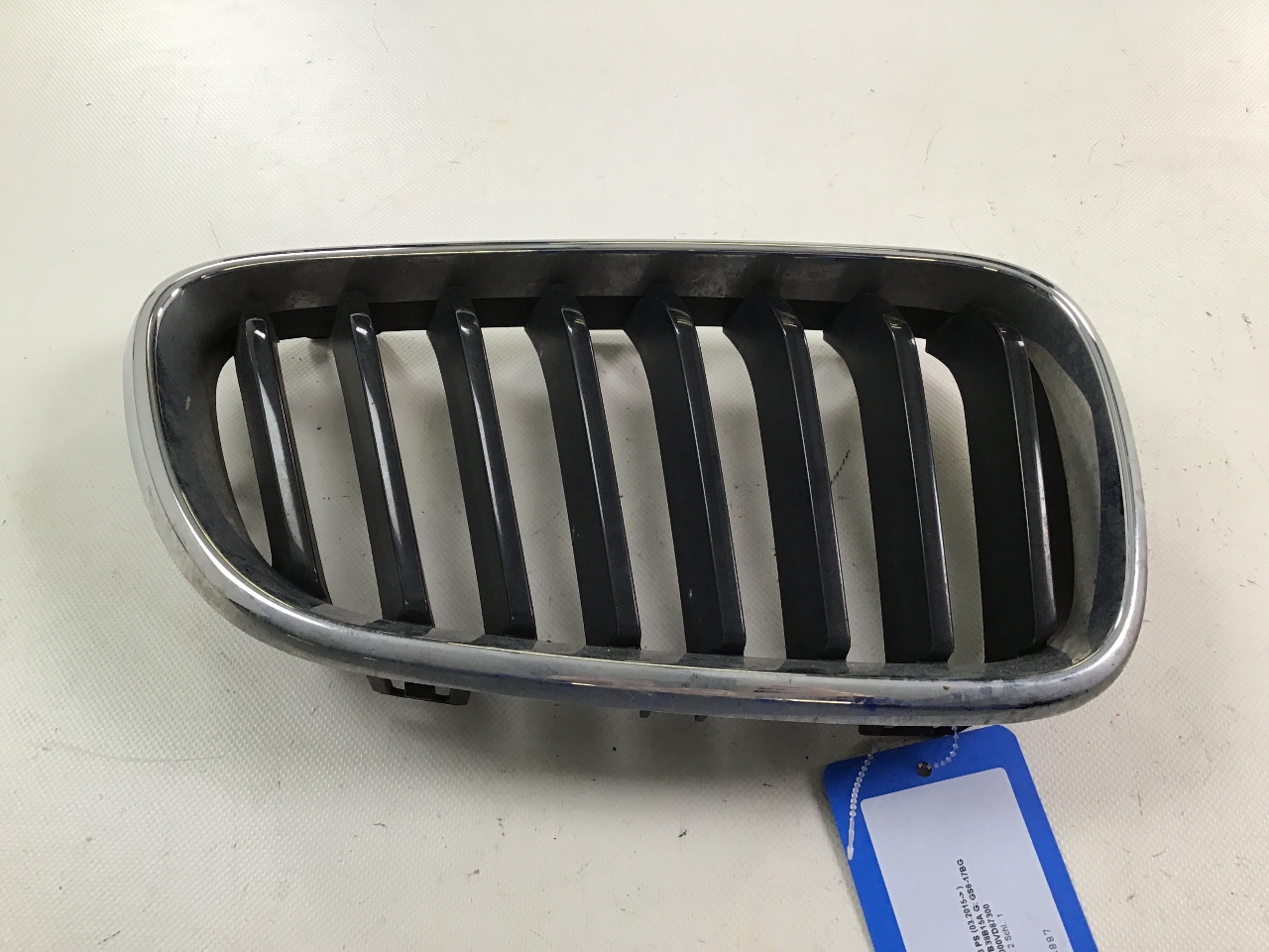 Grille de calandre BMW 2er Coupe (F22, F87) 218i  100 kW  136 PS (03.2015-> ) Grille de calandre BMW 2er Coupe (F22, F87) 218i  100 kW  136 PS (03.2015-> )