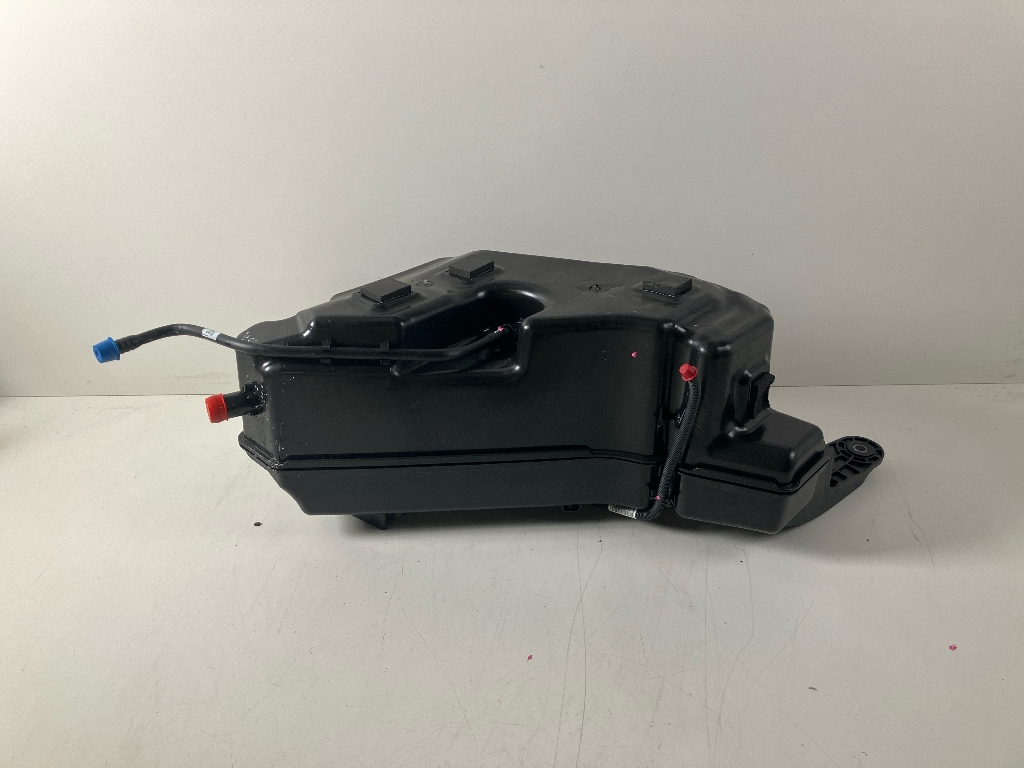 Tank AdBlue BMW X7 (G07) xDrive 40d Mild-Hybrid  250 kW  340 PS (03.2019-> ) Tank AdBlue BMW X7 (G07) xDrive 40d Mild-Hybrid  250 kW  340 PS (03.2019-> )