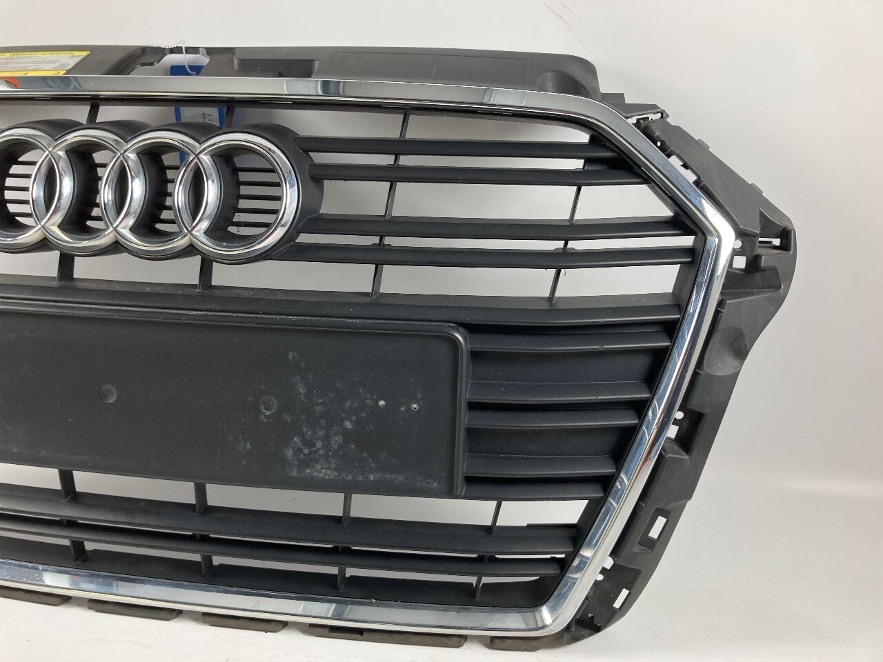 Radiator grille AUDI A3 Sportback (8V) 1.6 TDI  85 kW  115 PS (02.2017-> )