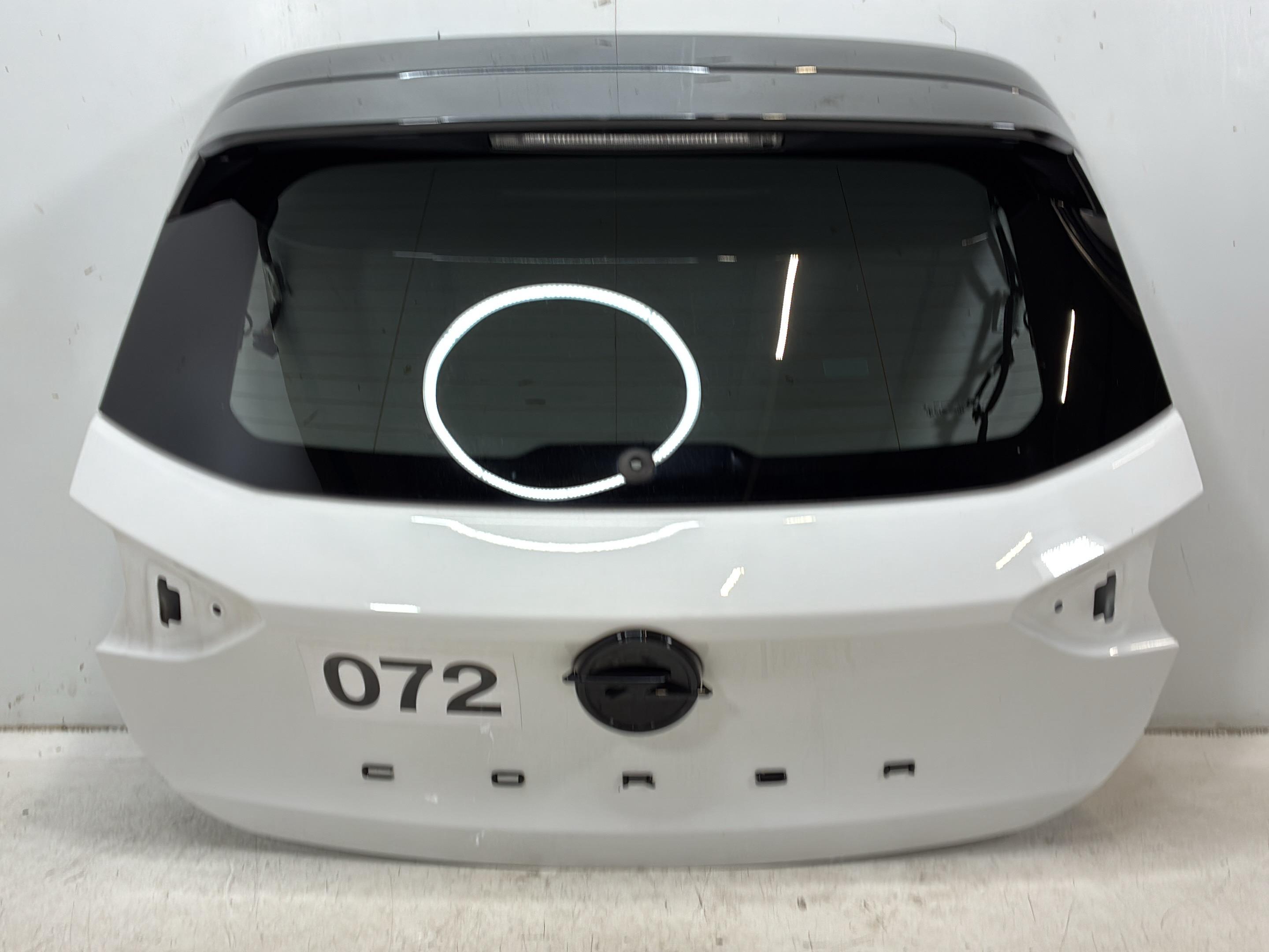 Hayon / capacul portbagajului OPEL Corsa F (P2JO) 1.2  74 kW  101 PS (07.2019-> )