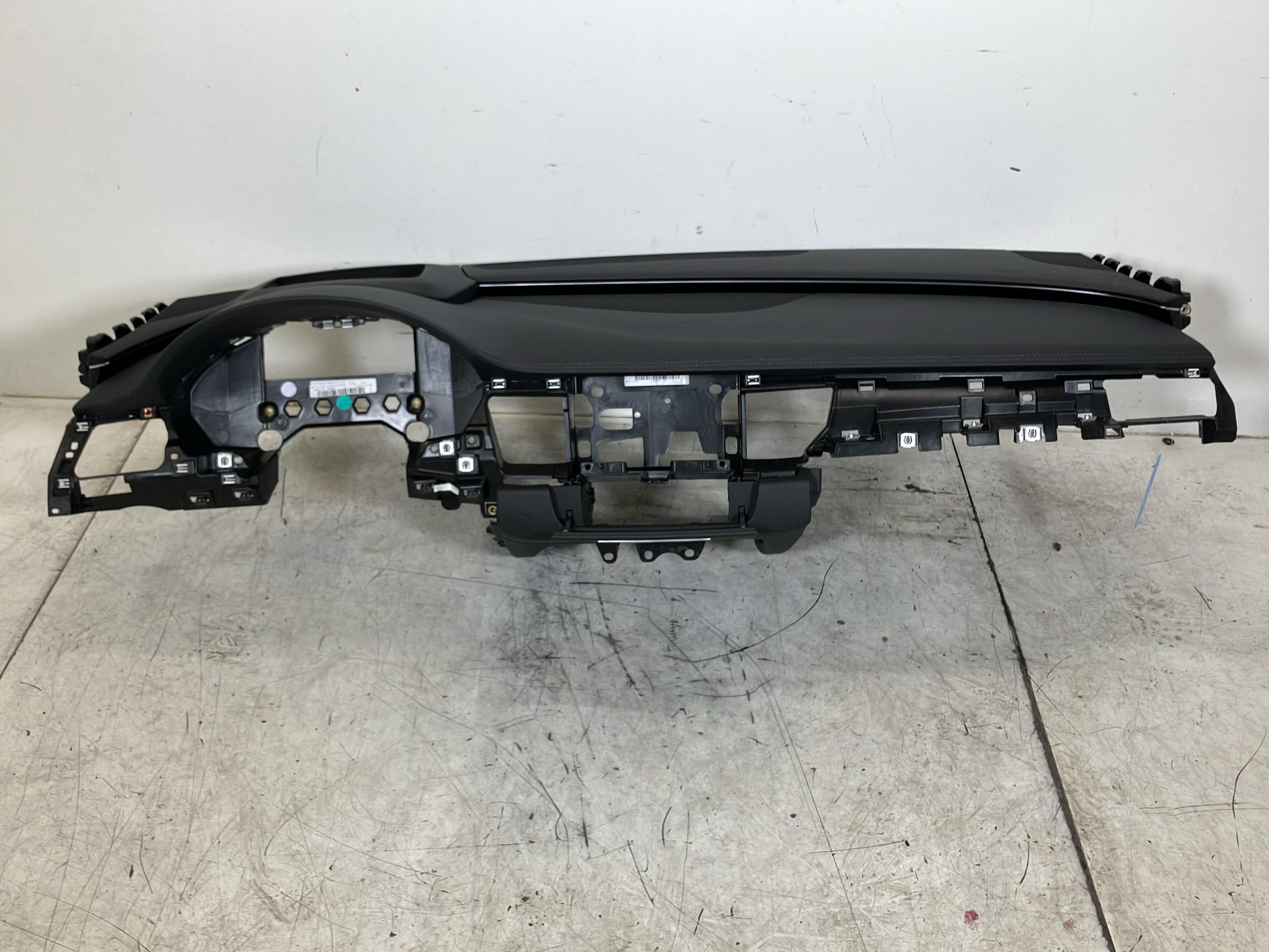 Car dashboard AUDI A8 (4H) 3.0 TDI quattro  190 kW  258 PS (10.2013-01.2018)