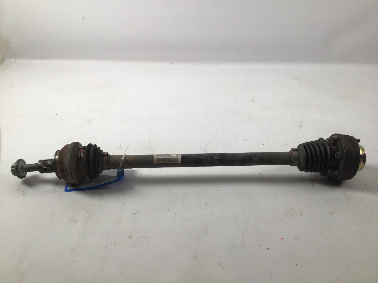 Arbre d'entraînement arrière droit VW Golf VII (5G) 2.0 GTI  162 kW  220 PS (04.2013-> ) Arbre d'entraînement arrière droit VW Golf VII (5G) 2.0 GTI  162 kW  220 PS (04.2013-> )