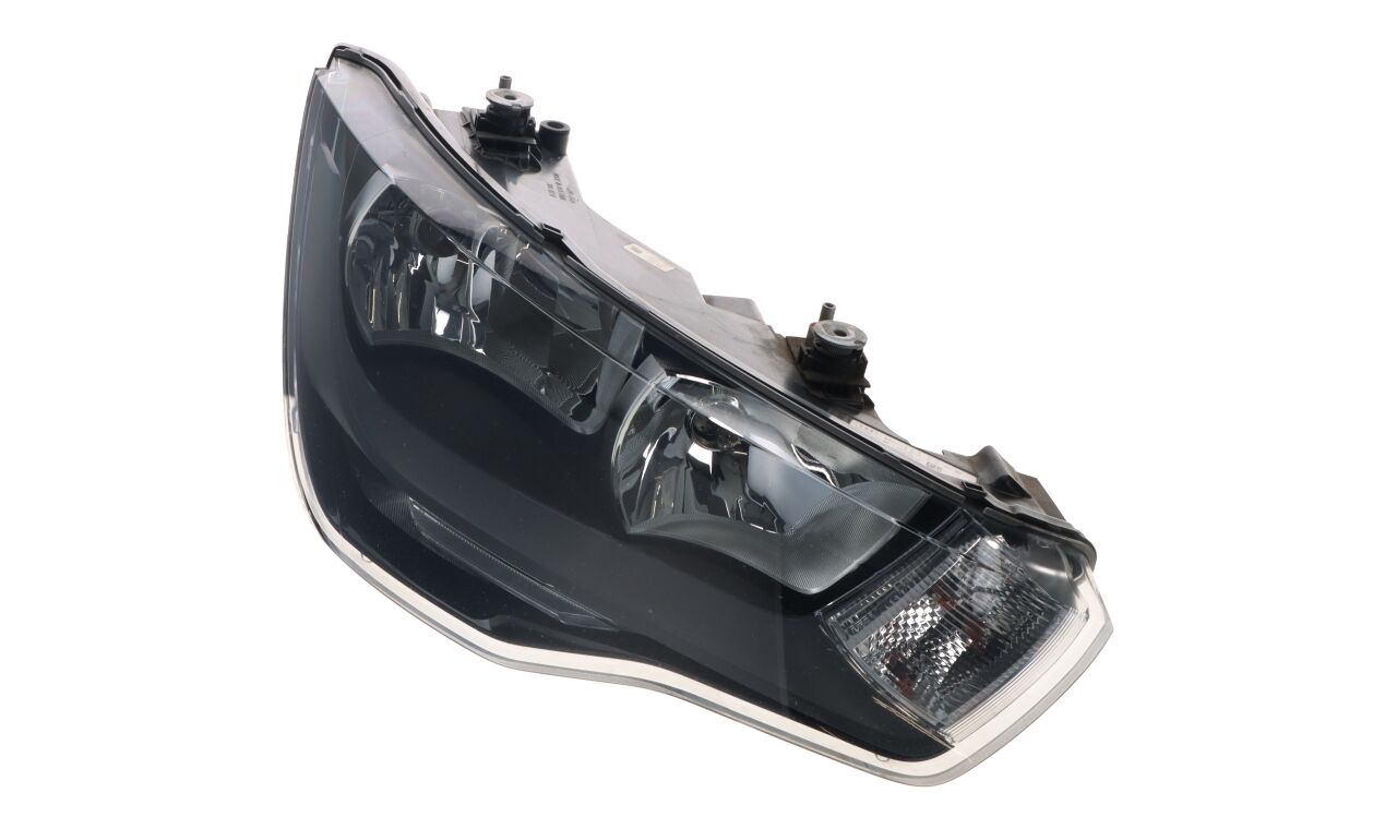 Headlight right AUDI A1 (8X) 1.2 TFSI  63 kW  86 PS (05.2010-04.2015)