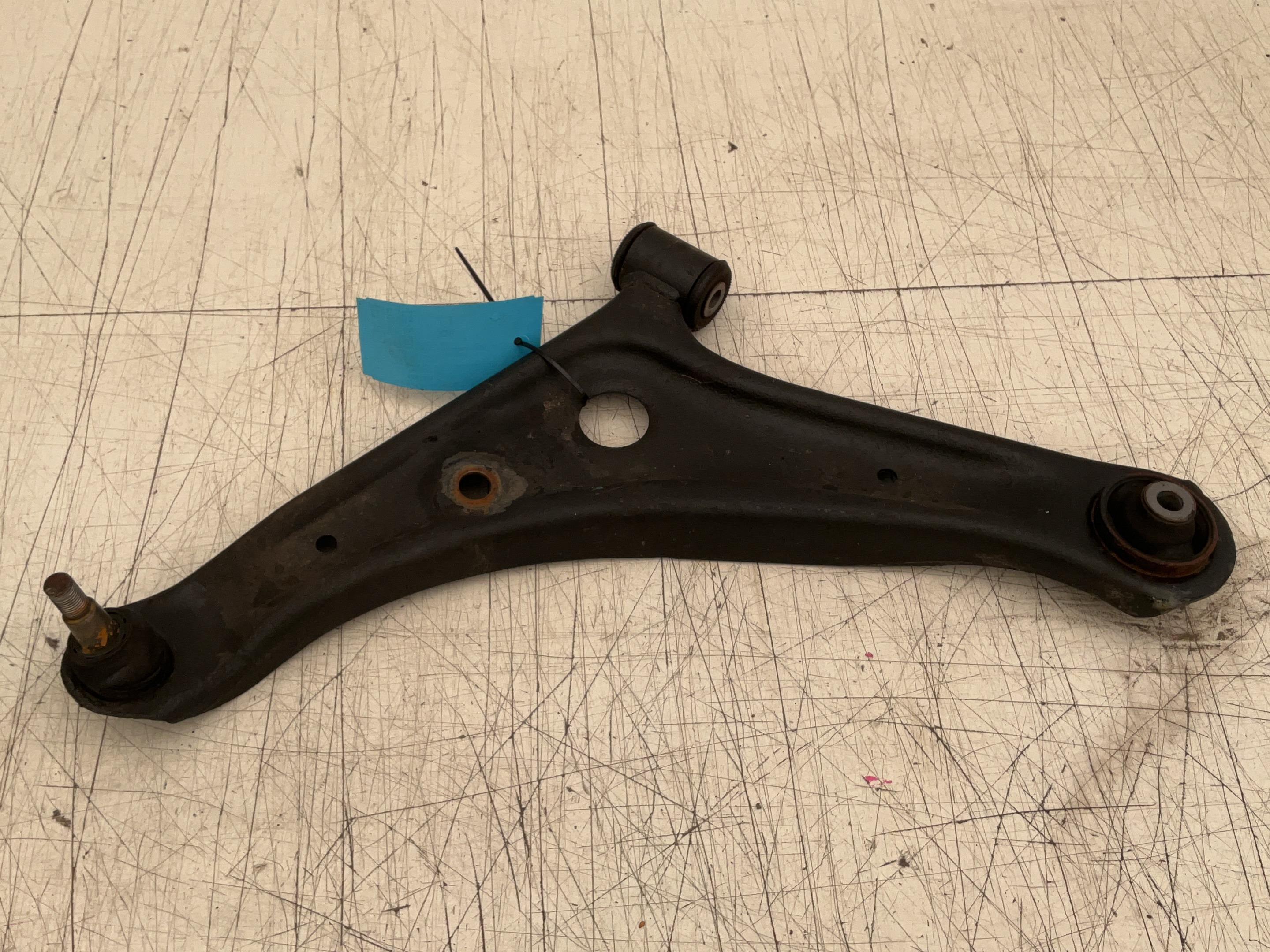 Wishbone left front MITSUBISHI Space Star VI Schrägheck (A0) 1.2  52 kW  71 PS (08.2020-> )