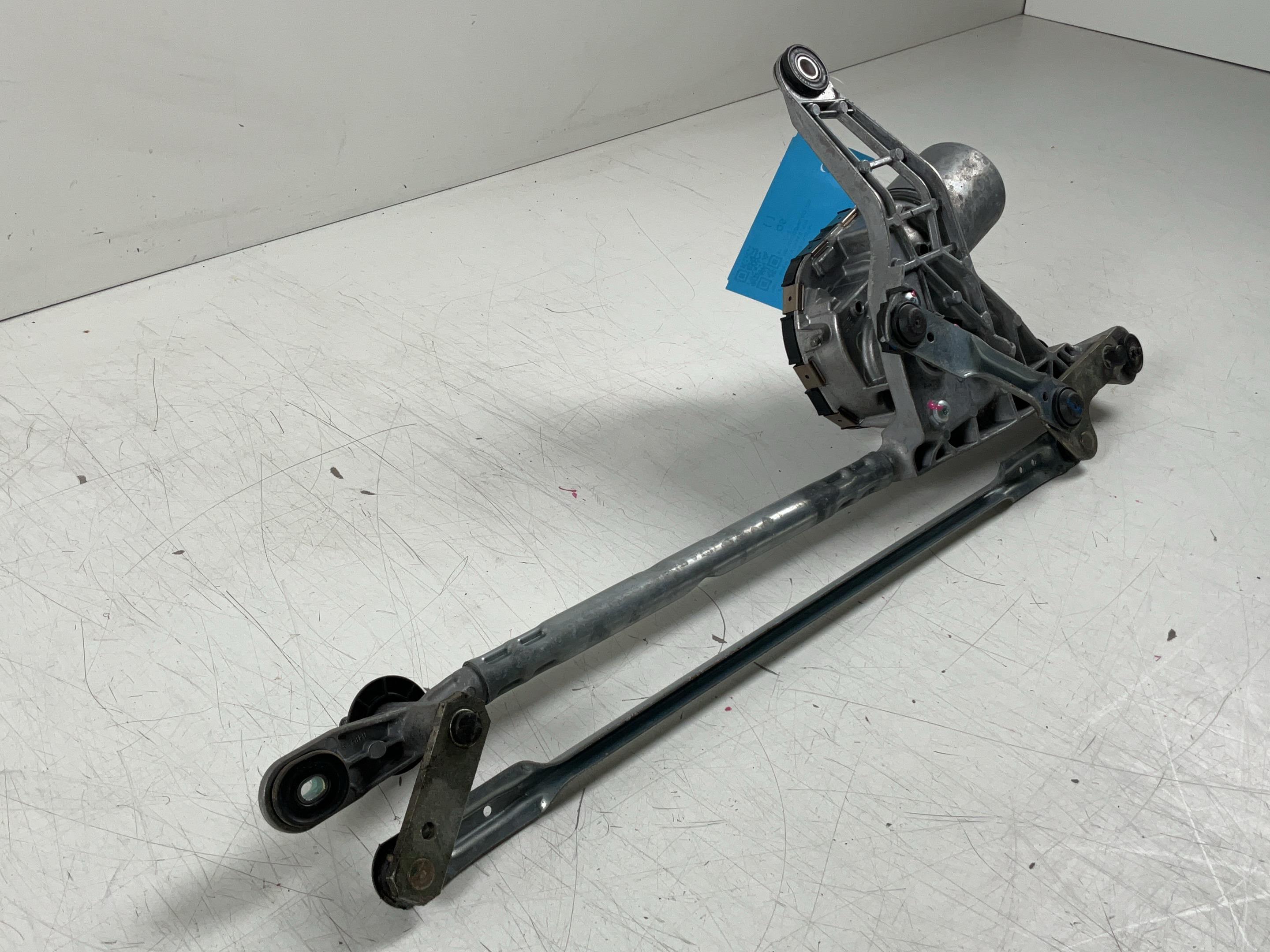 Wiper motor front AUDI A4 (8W, B9) 1.4 TFSI  110 kW  150 PS (08.2015-> )